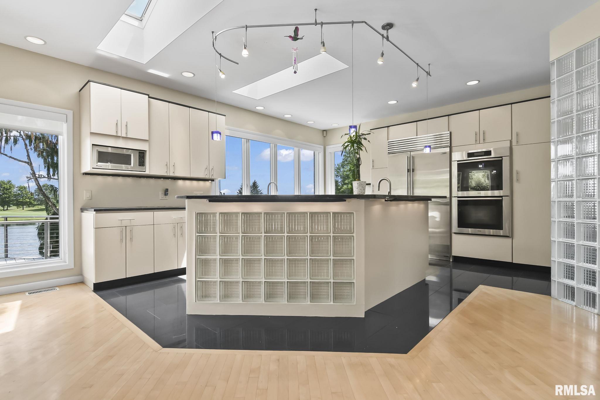 5200 EAGLE RIDGE