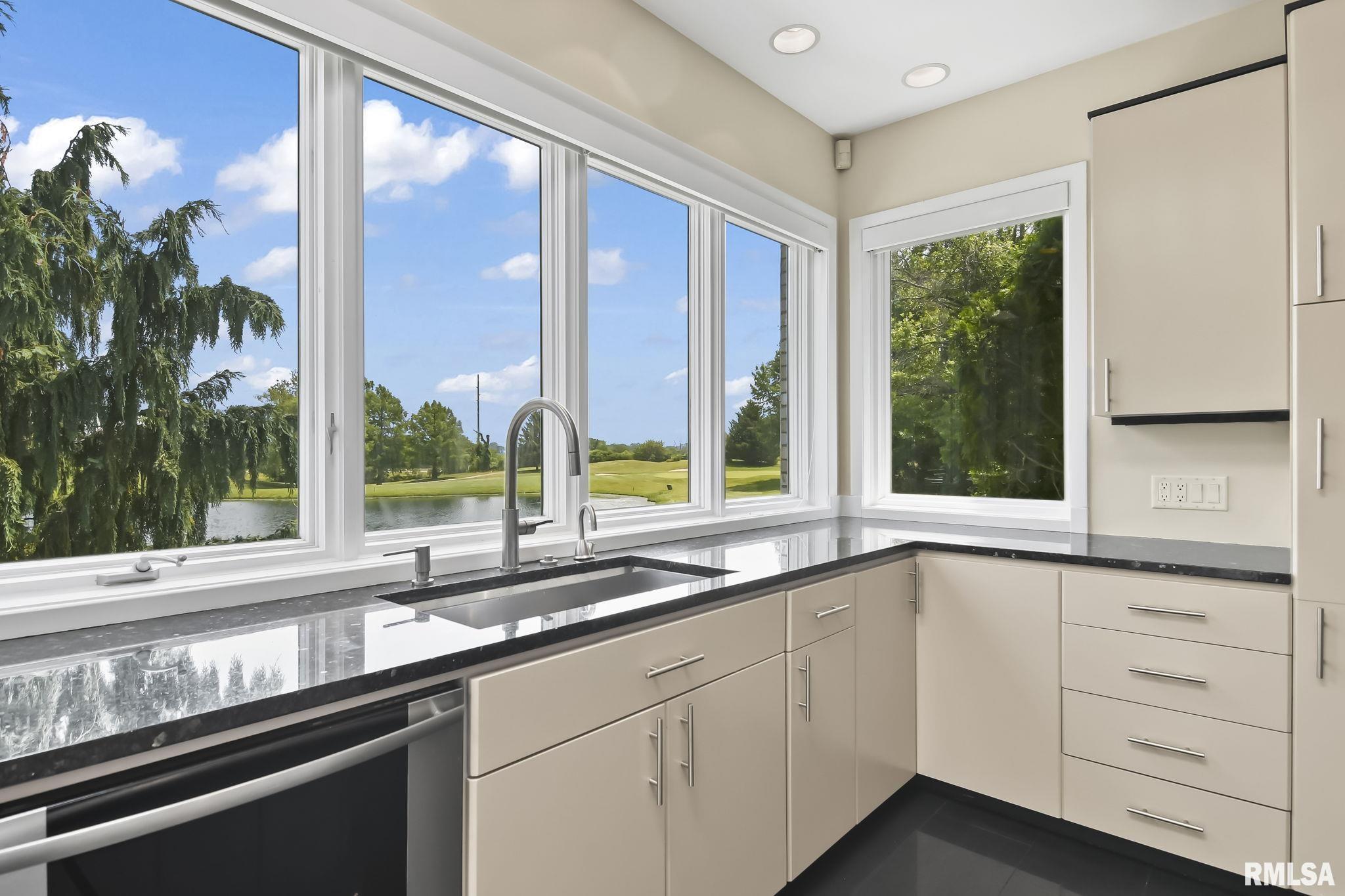 5200 EAGLE RIDGE
