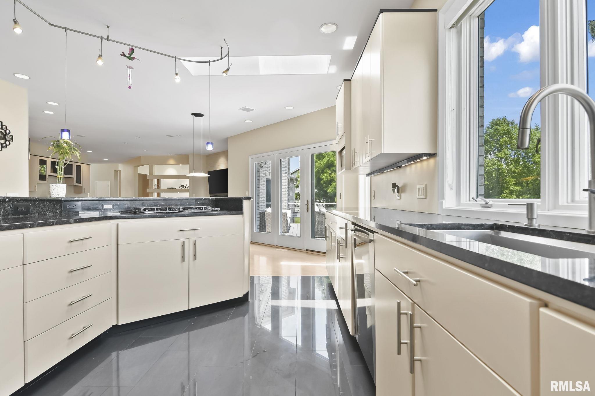 5200 EAGLE RIDGE