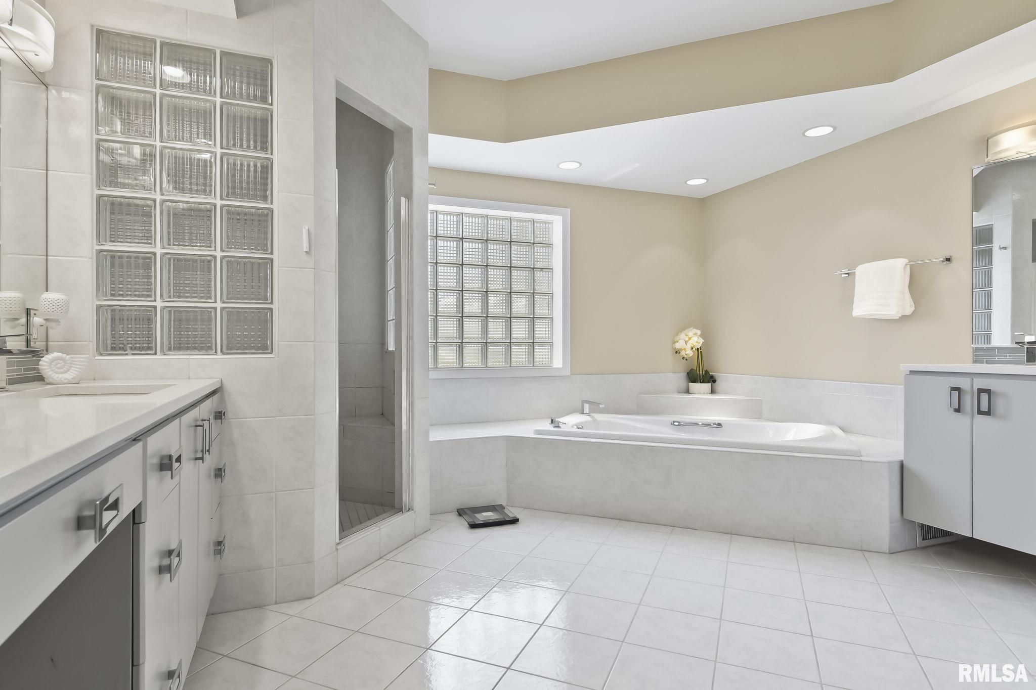 5200 EAGLE RIDGE