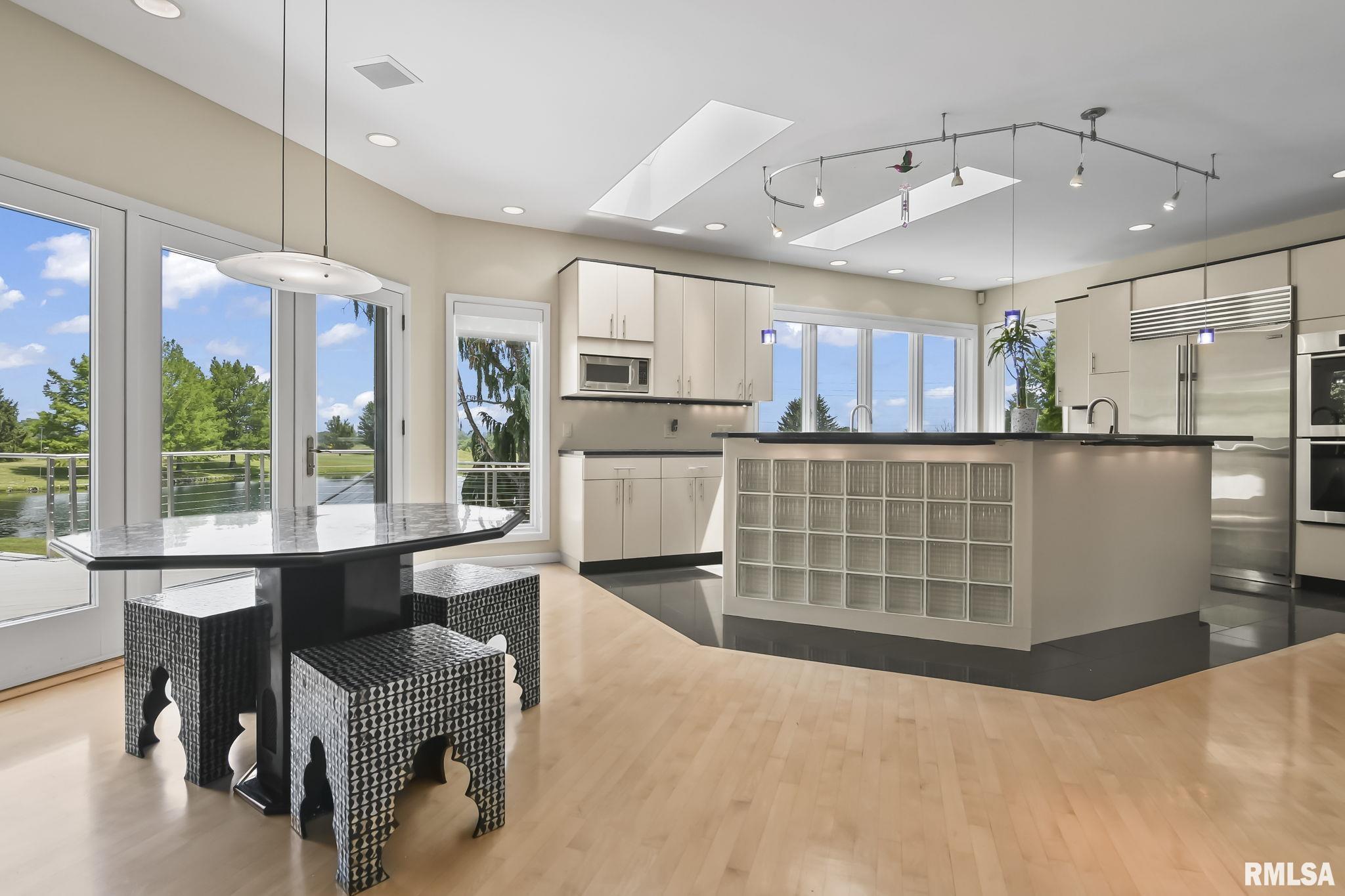 5200 EAGLE RIDGE