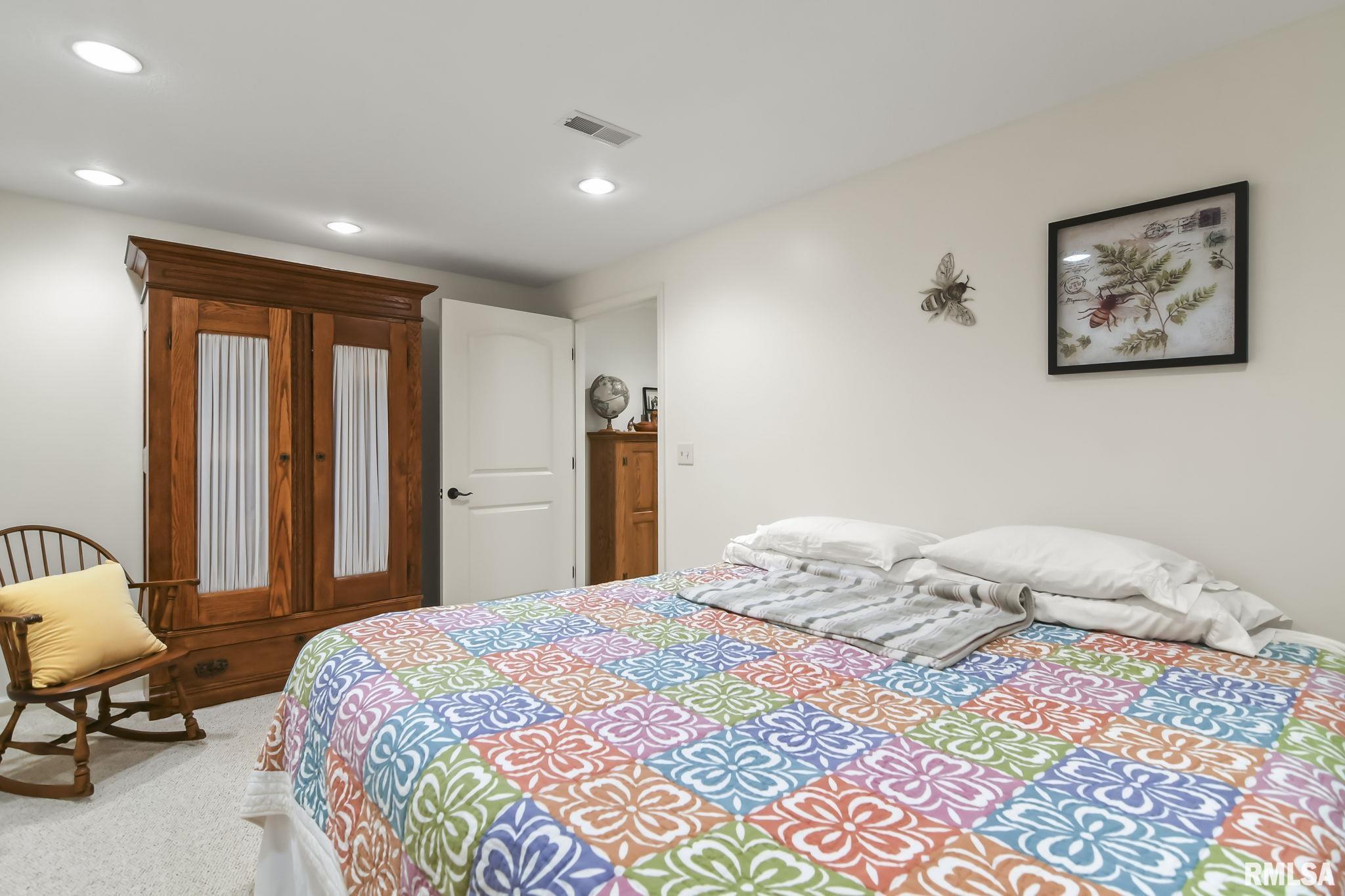 6209 WINTERBERRY Lane