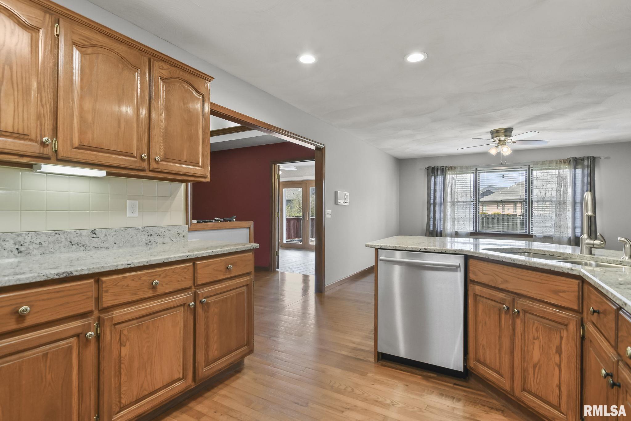 3009 Red Bud Lane