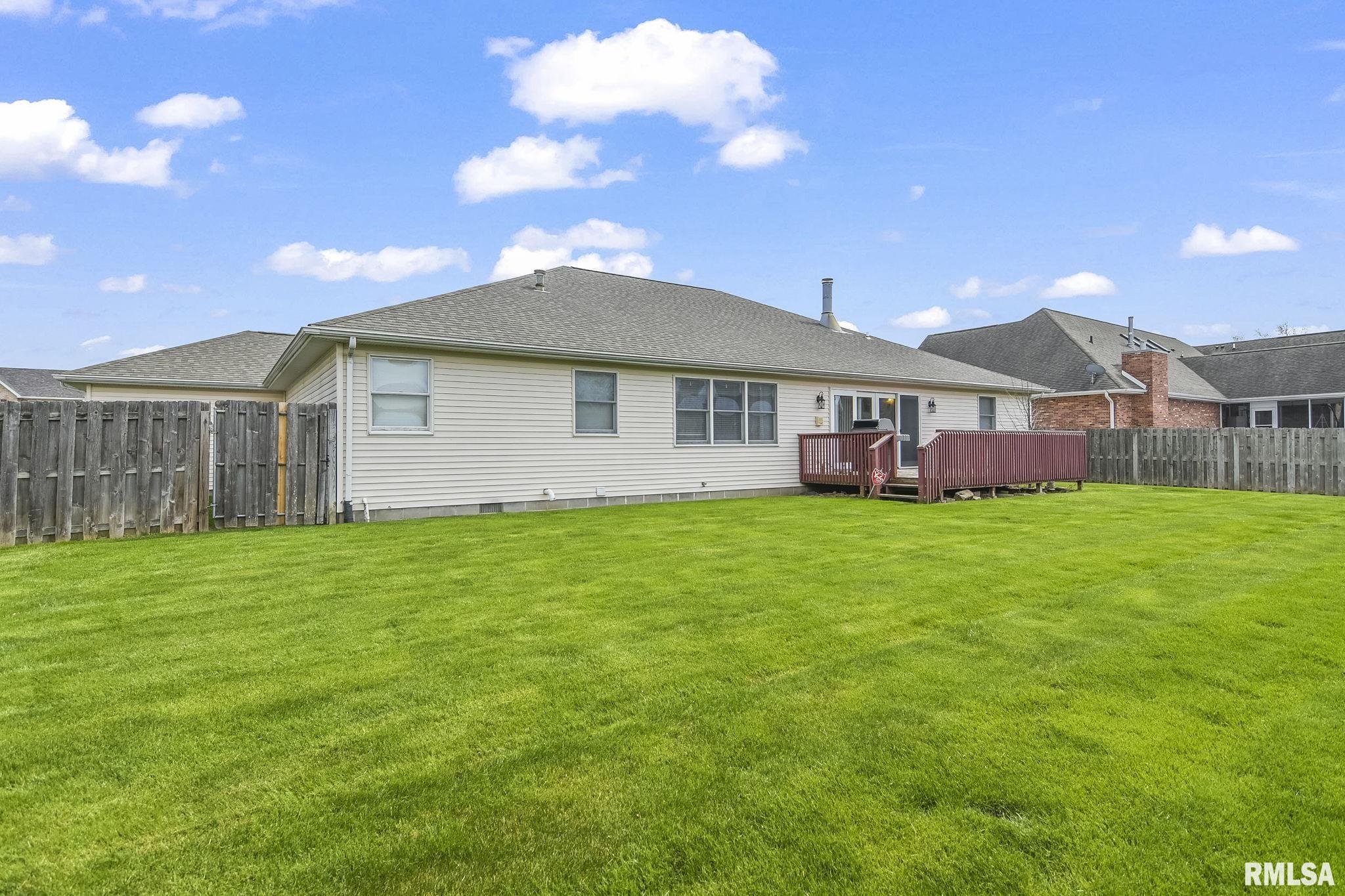 3009 Red Bud Lane