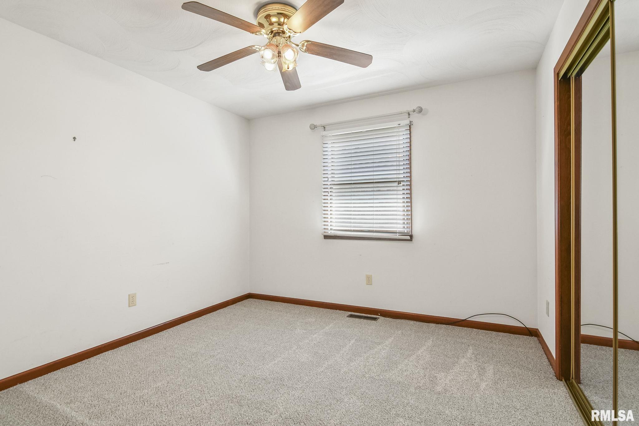 3009 Red Bud Lane
