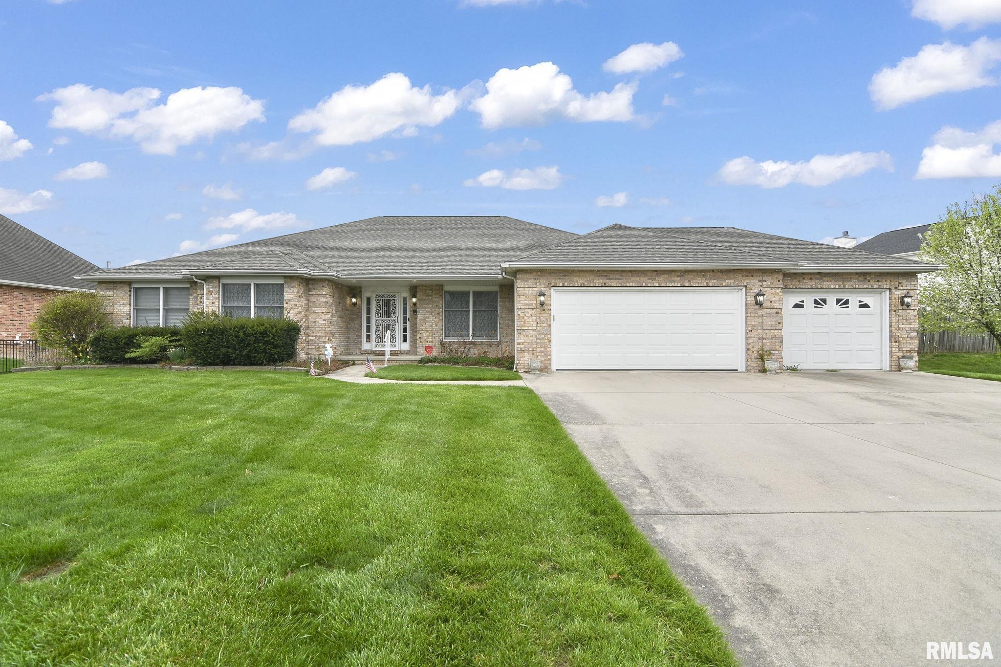 3009 Red Bud Lane