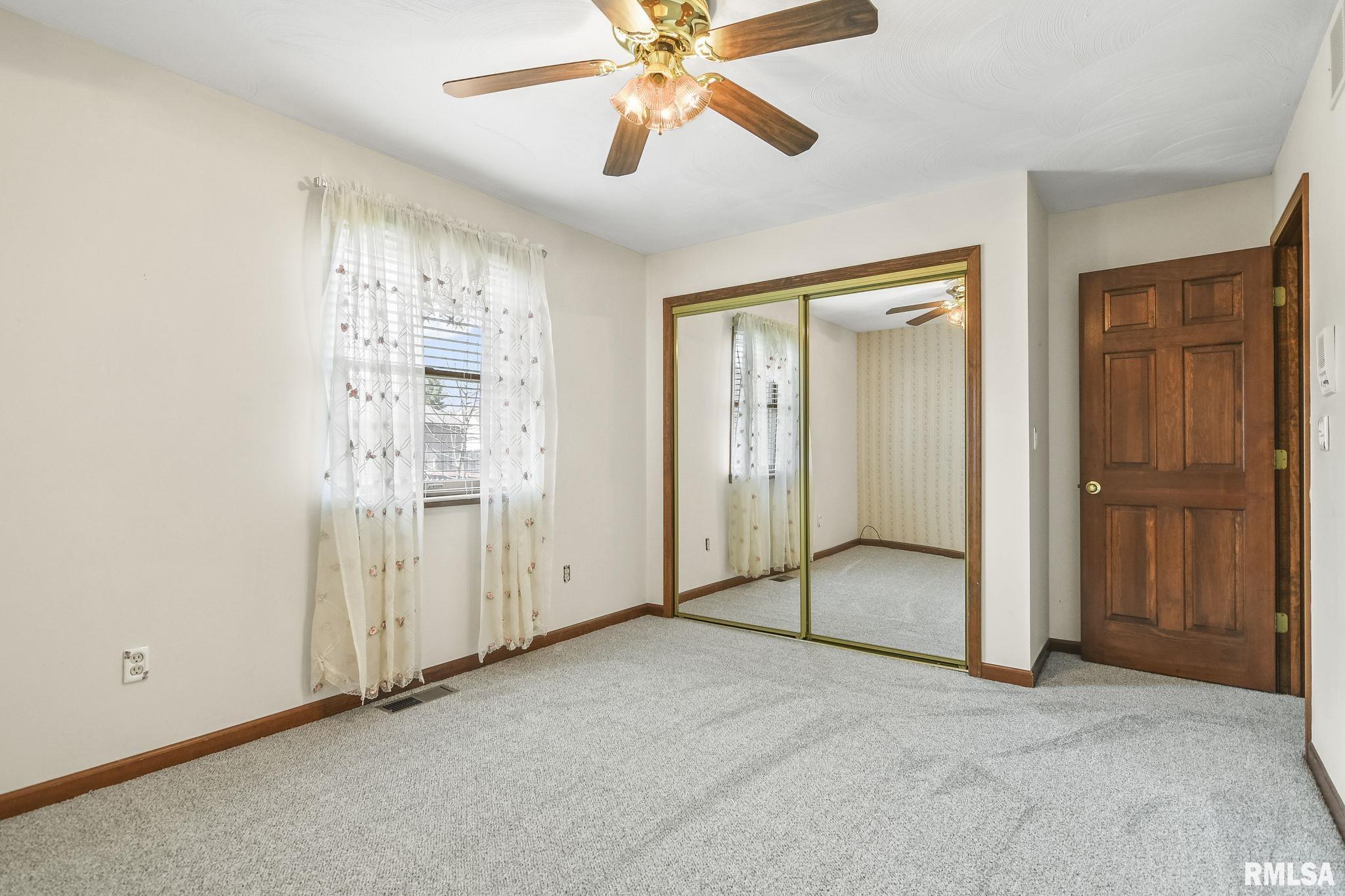 3009 Red Bud Lane