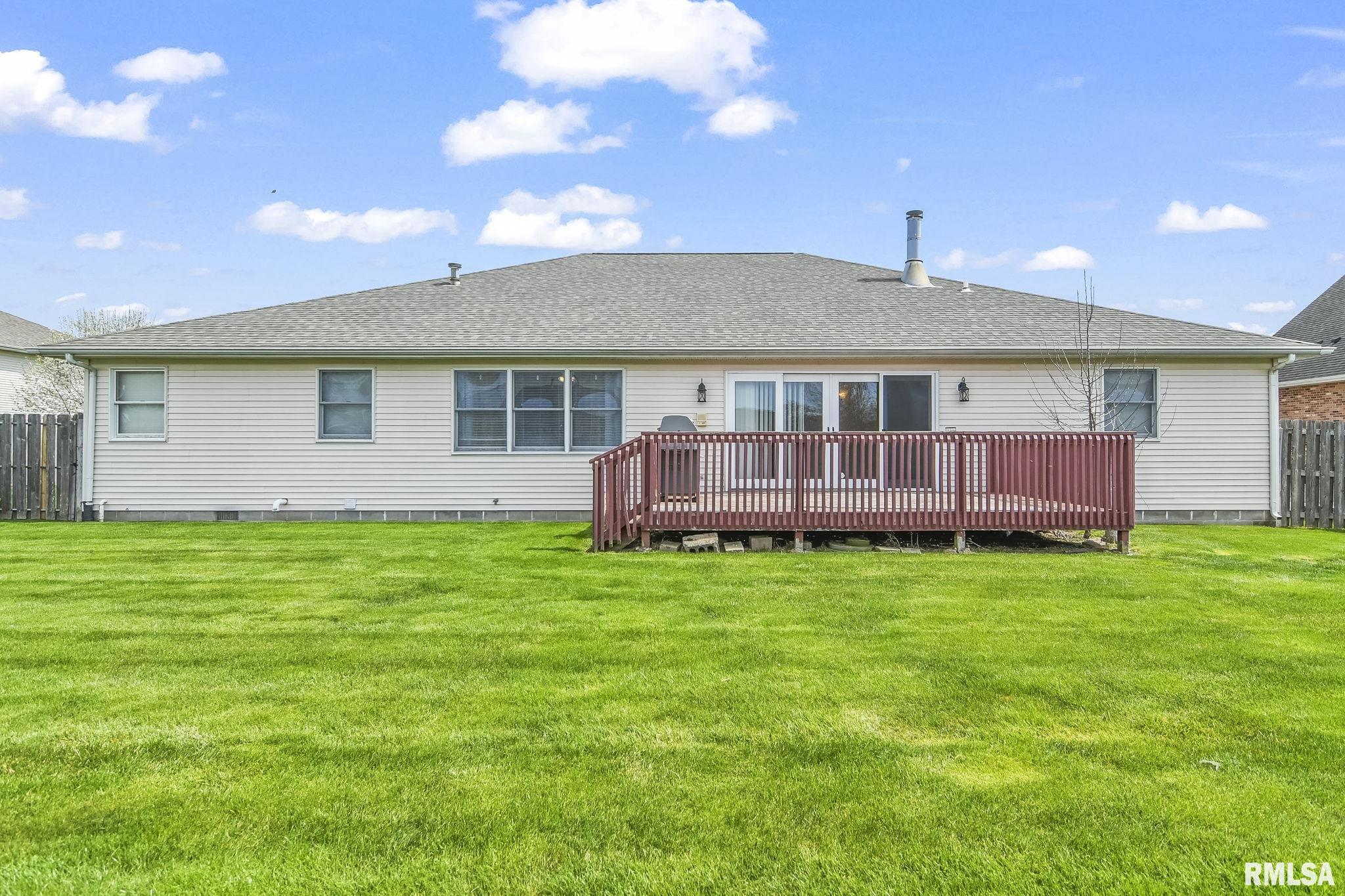 3009 Red Bud Lane