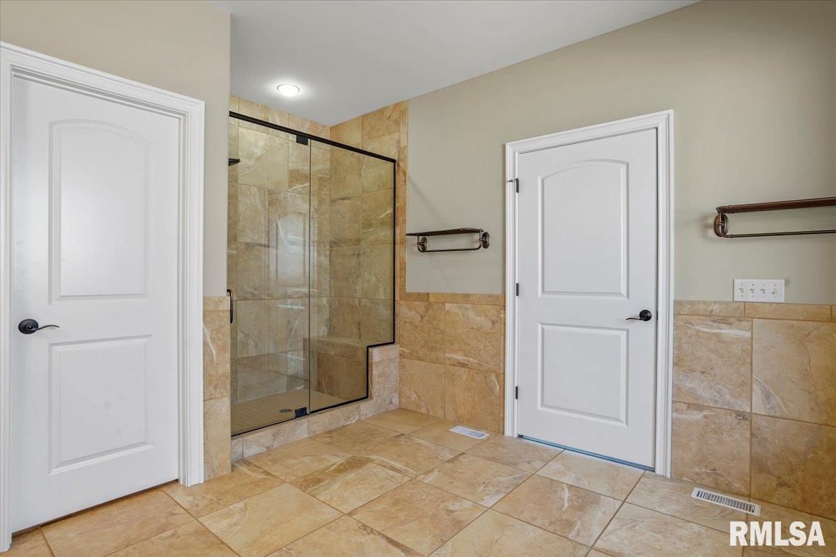 4213 Creek Drive