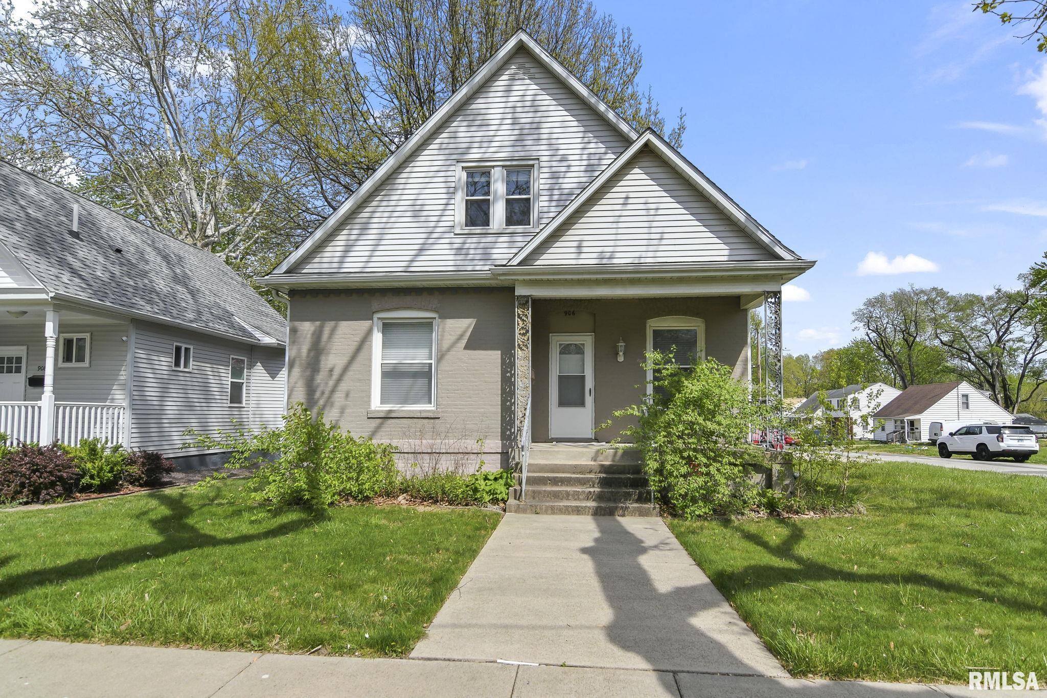 906 N WALNUT Street