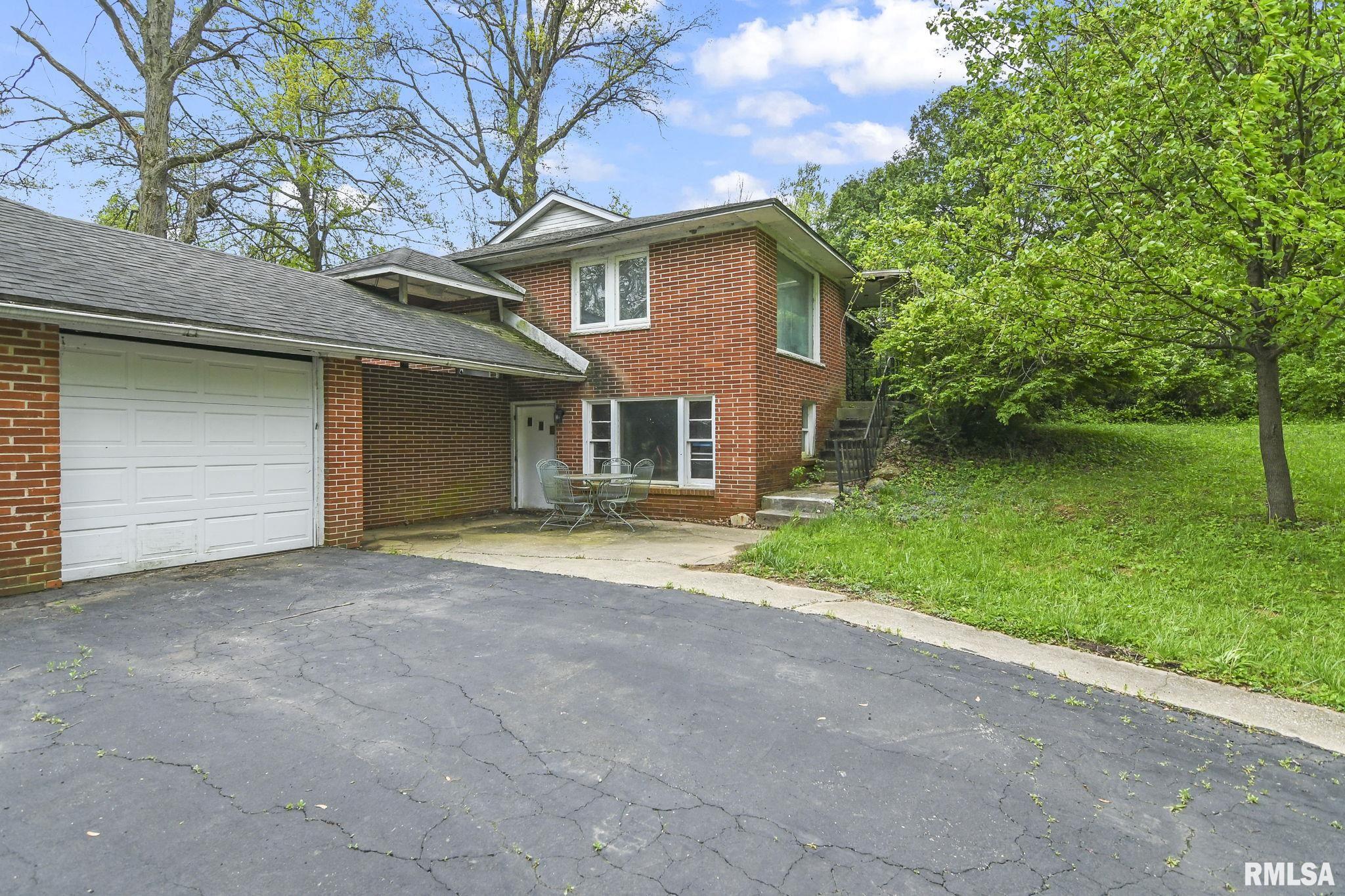 2310 E LAKE SHORE Drive