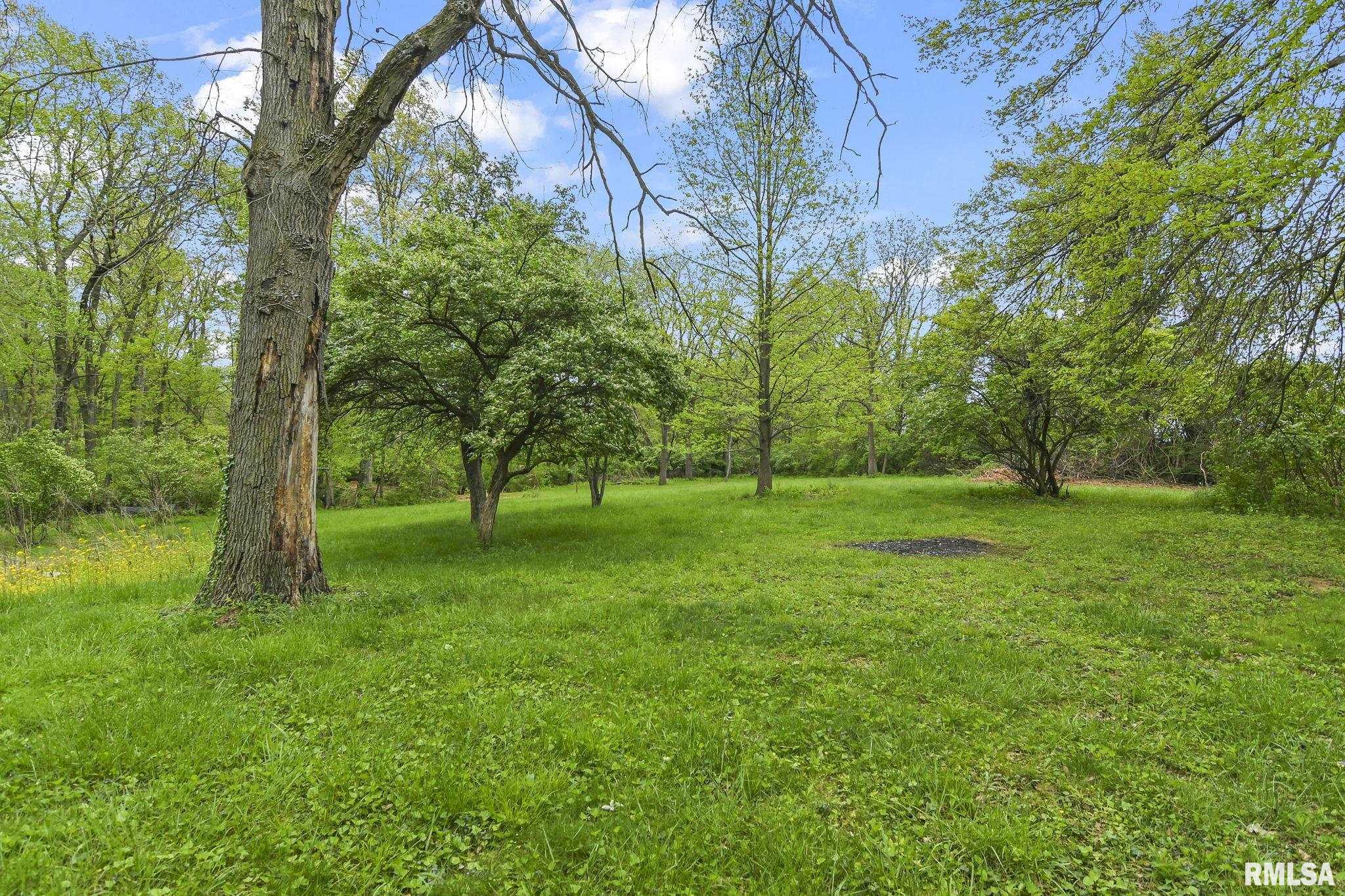 2310 E LAKE SHORE Drive