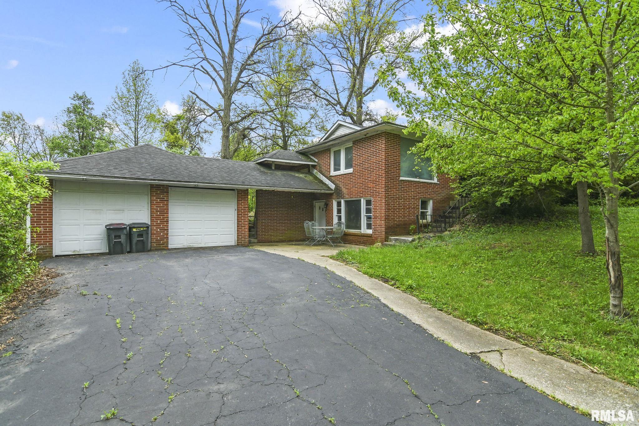 2310 E LAKE SHORE Drive