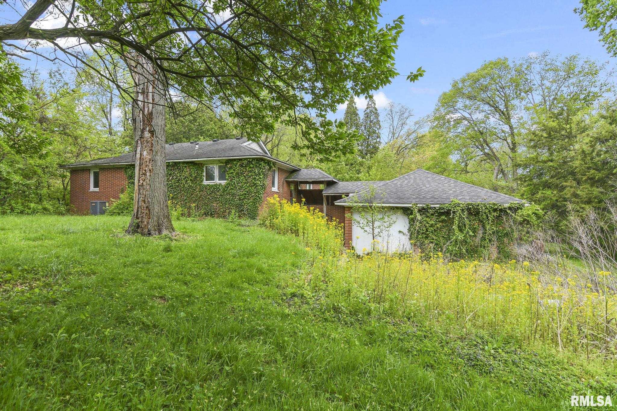 2310 E LAKE SHORE Drive