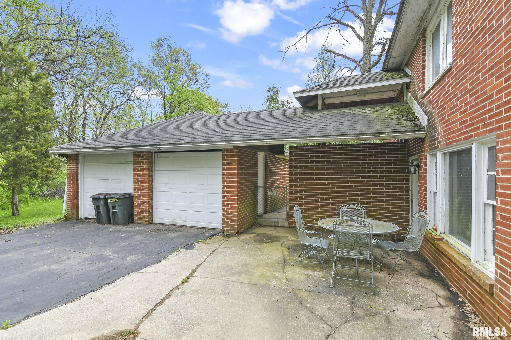 2310 E LAKE SHORE Drive