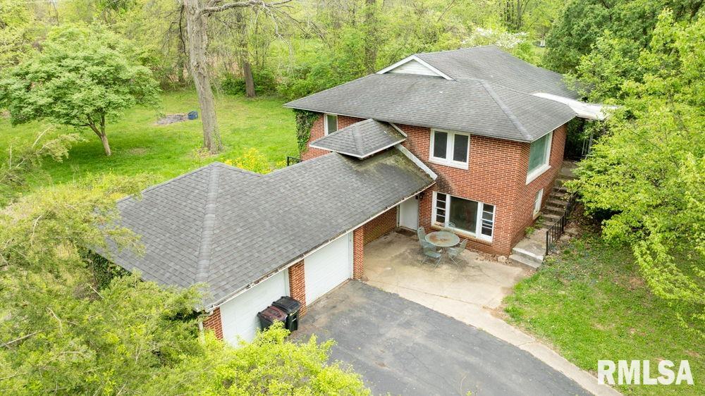 2310 E LAKE SHORE Drive