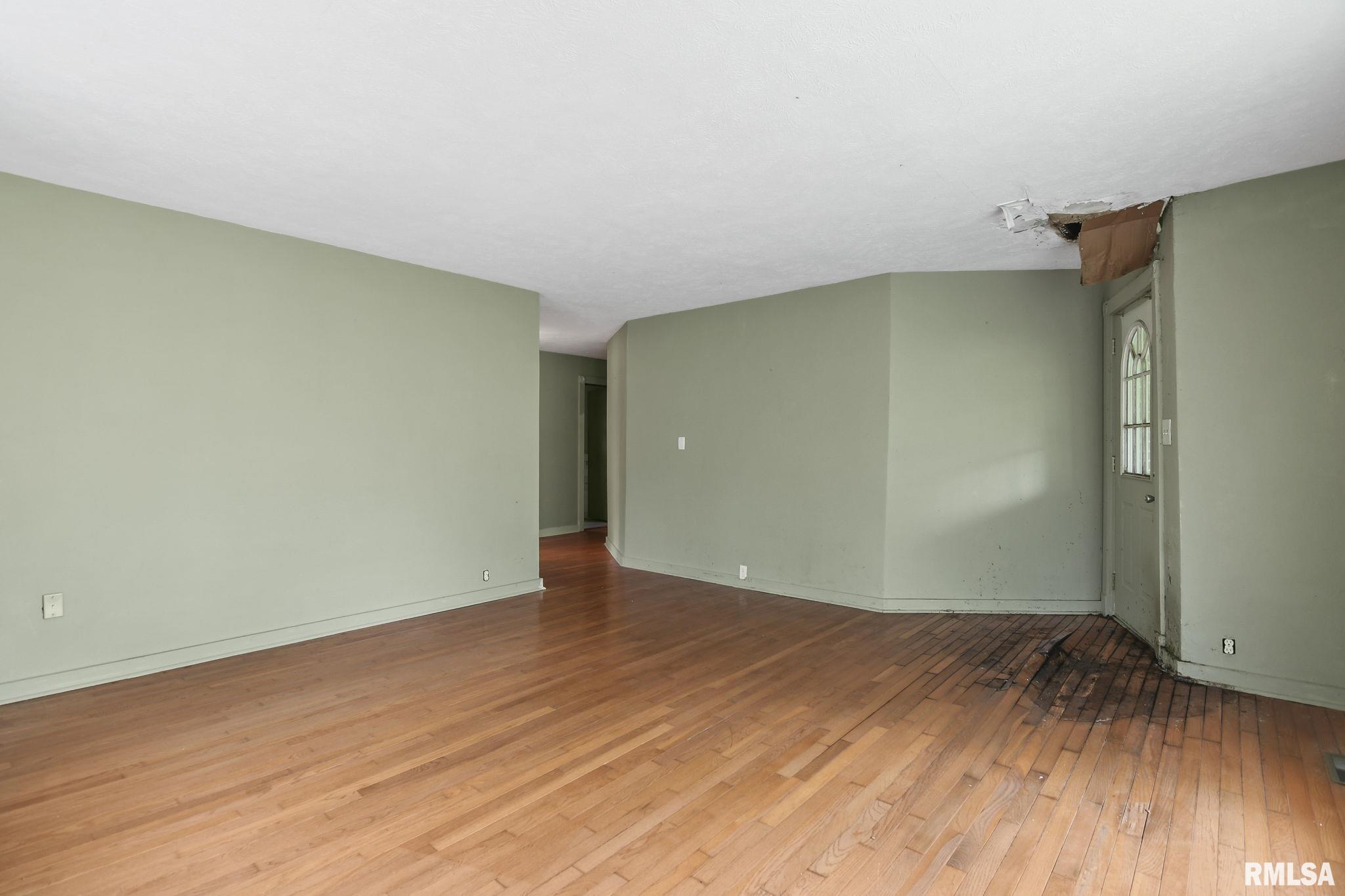 2310 E LAKE SHORE Drive