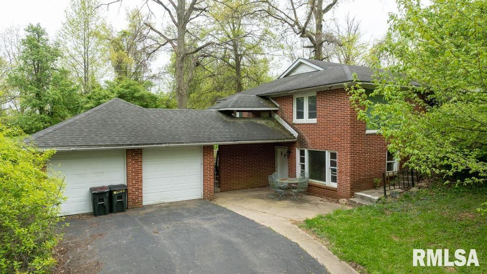 2310 E LAKE SHORE Drive