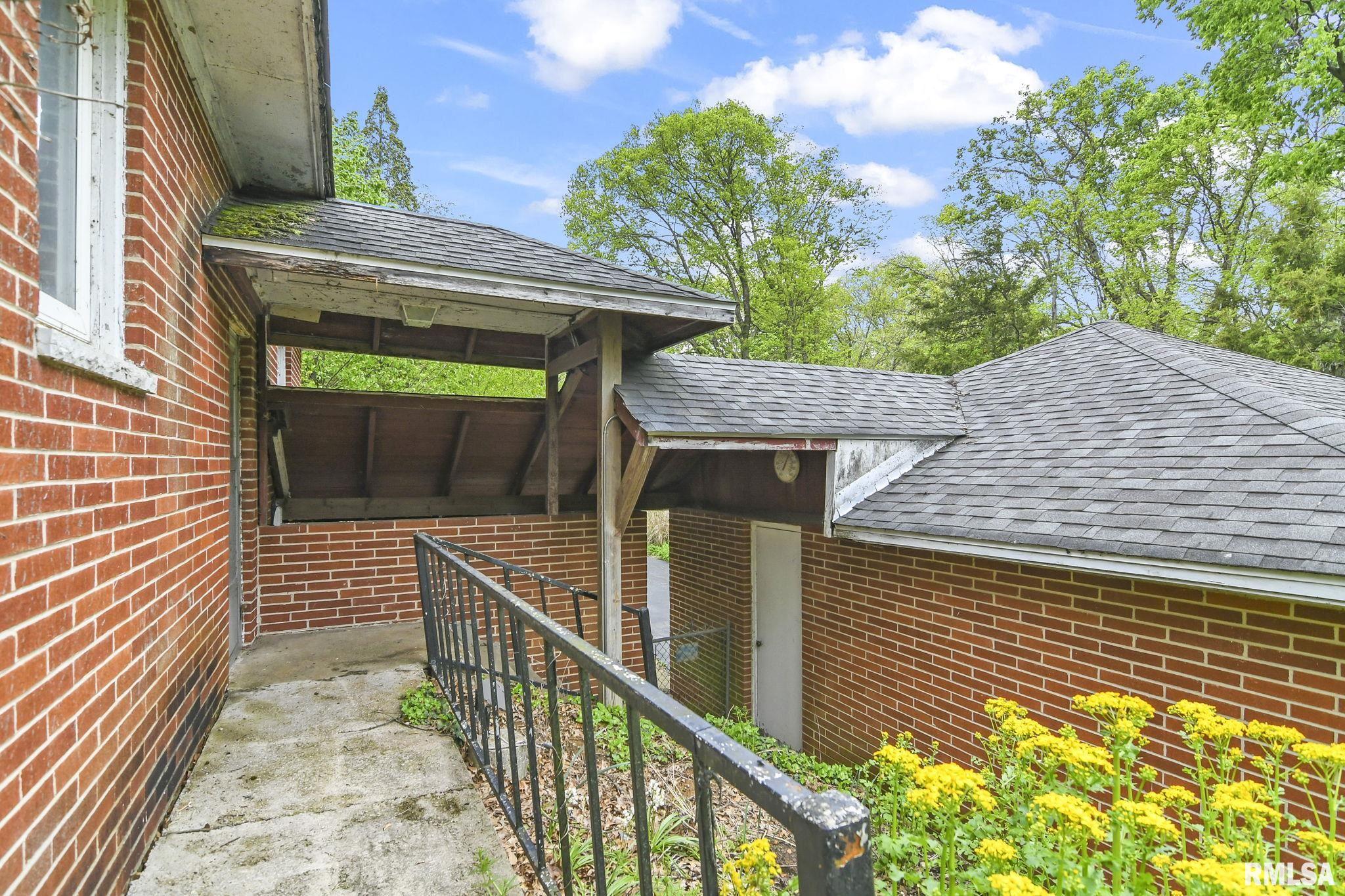 2310 E LAKE SHORE Drive
