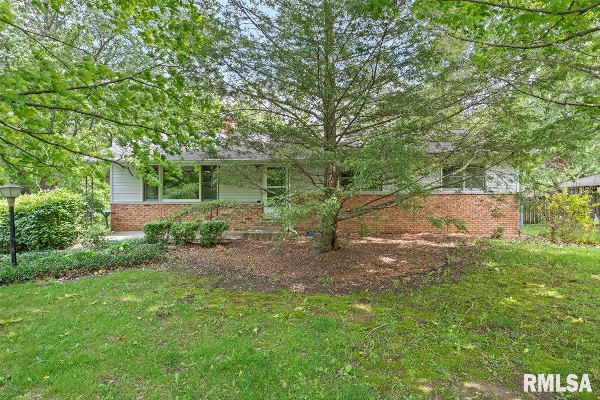 8 CAROLE Road
