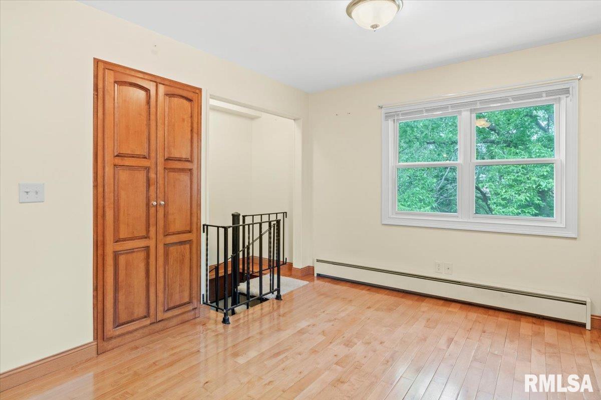 8 CAROLE Road