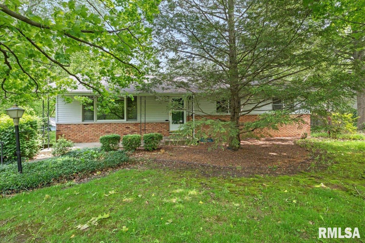 8 CAROLE Road