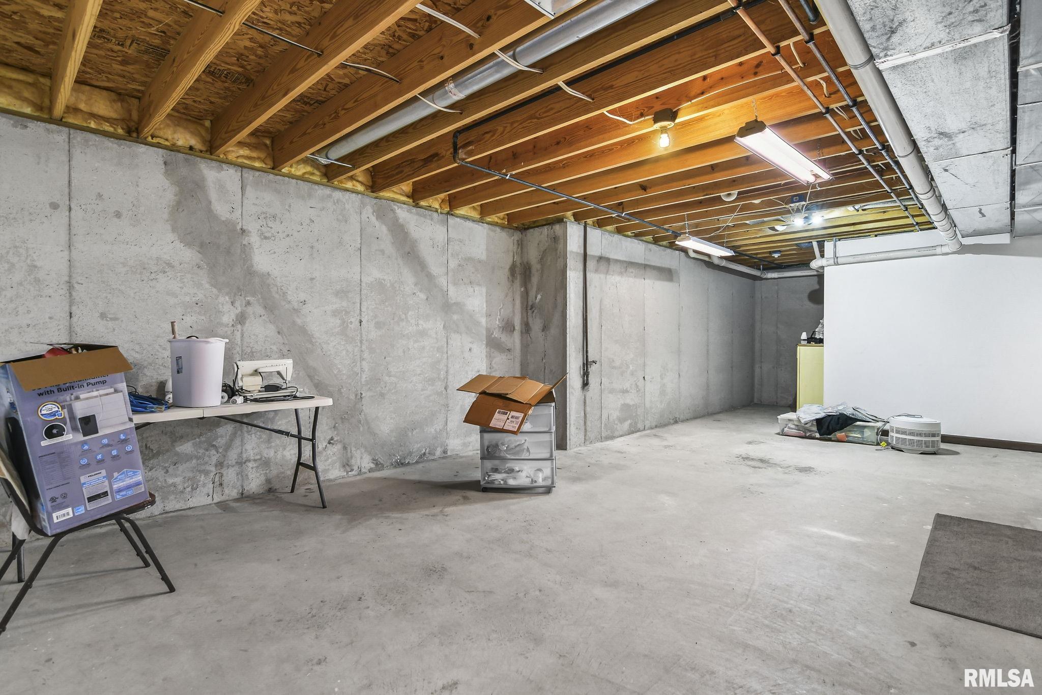 275 W Road