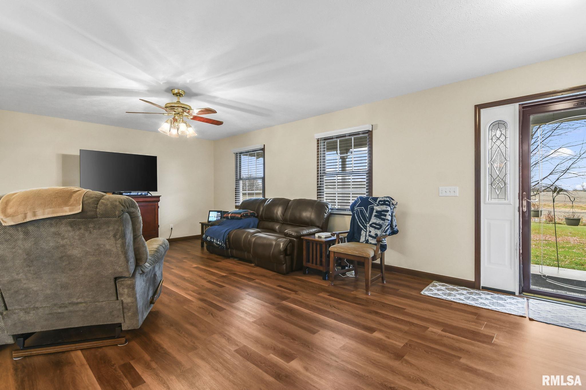 275 W Road