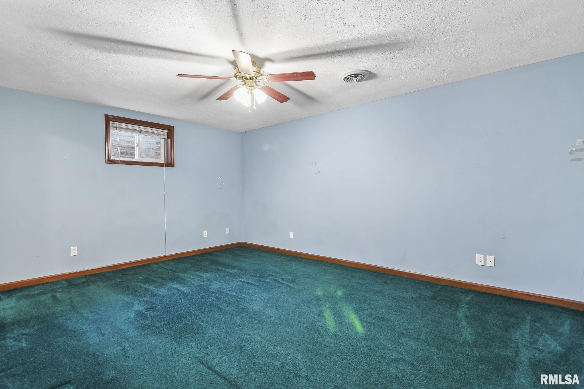 275 W Road