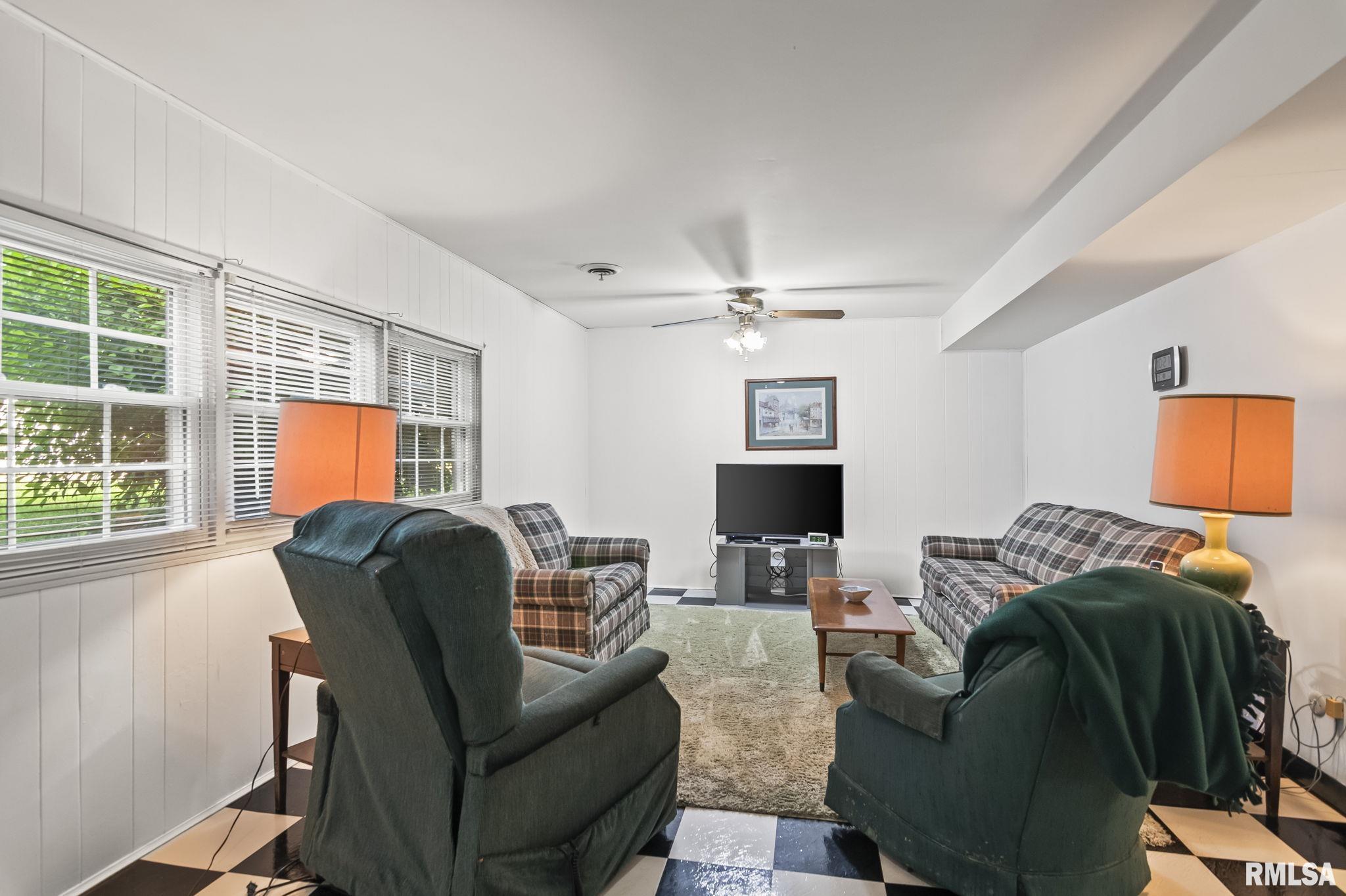 2621 BENNINGTON Drive