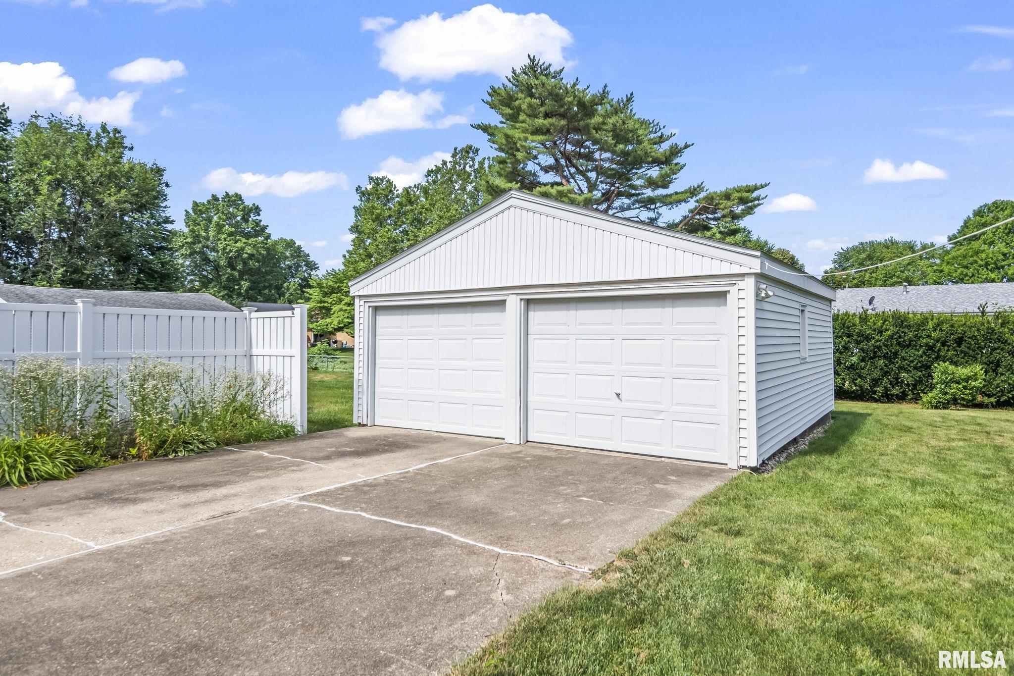 2621 BENNINGTON Drive