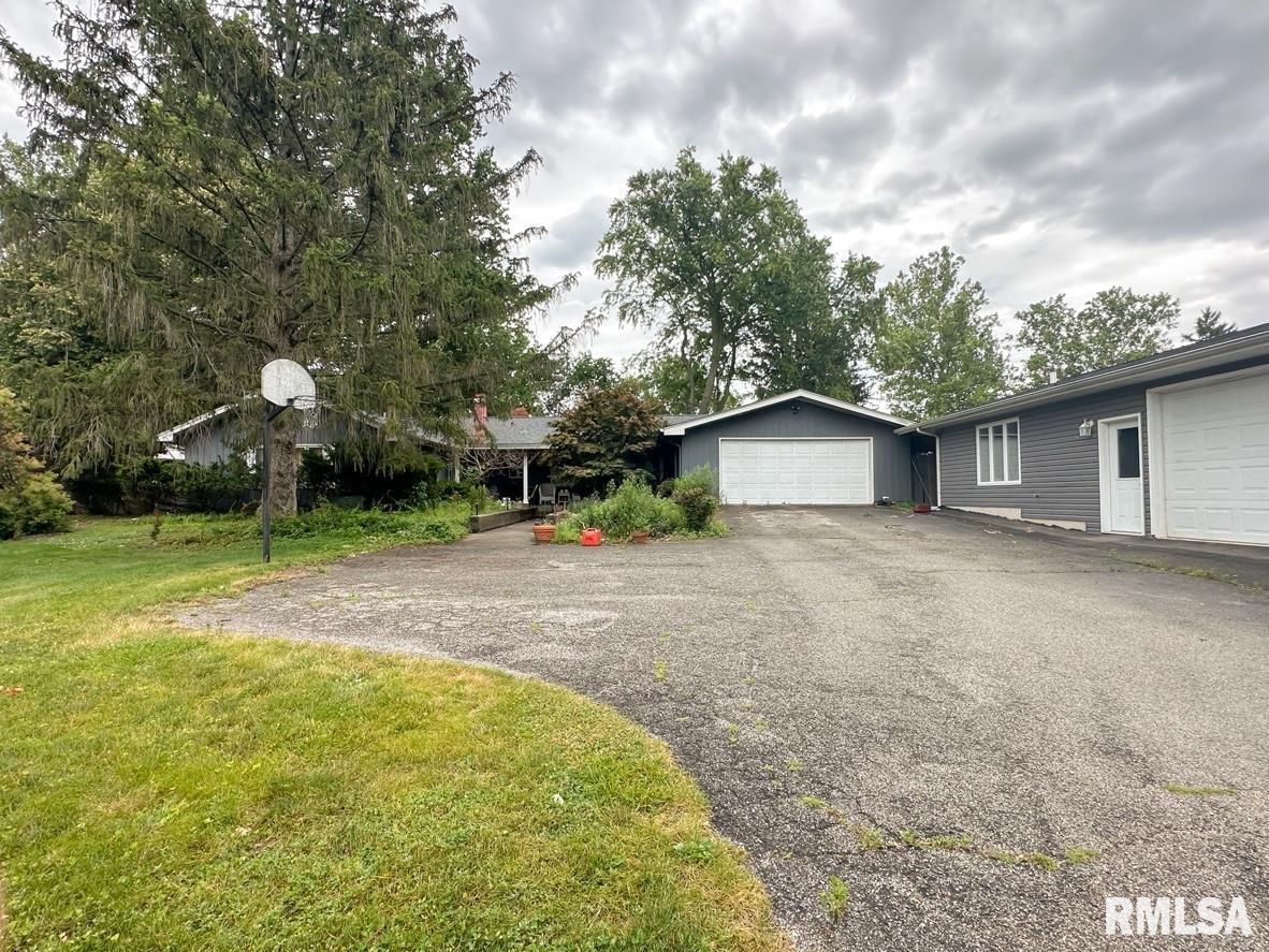 112 S Fox Mill Lane
