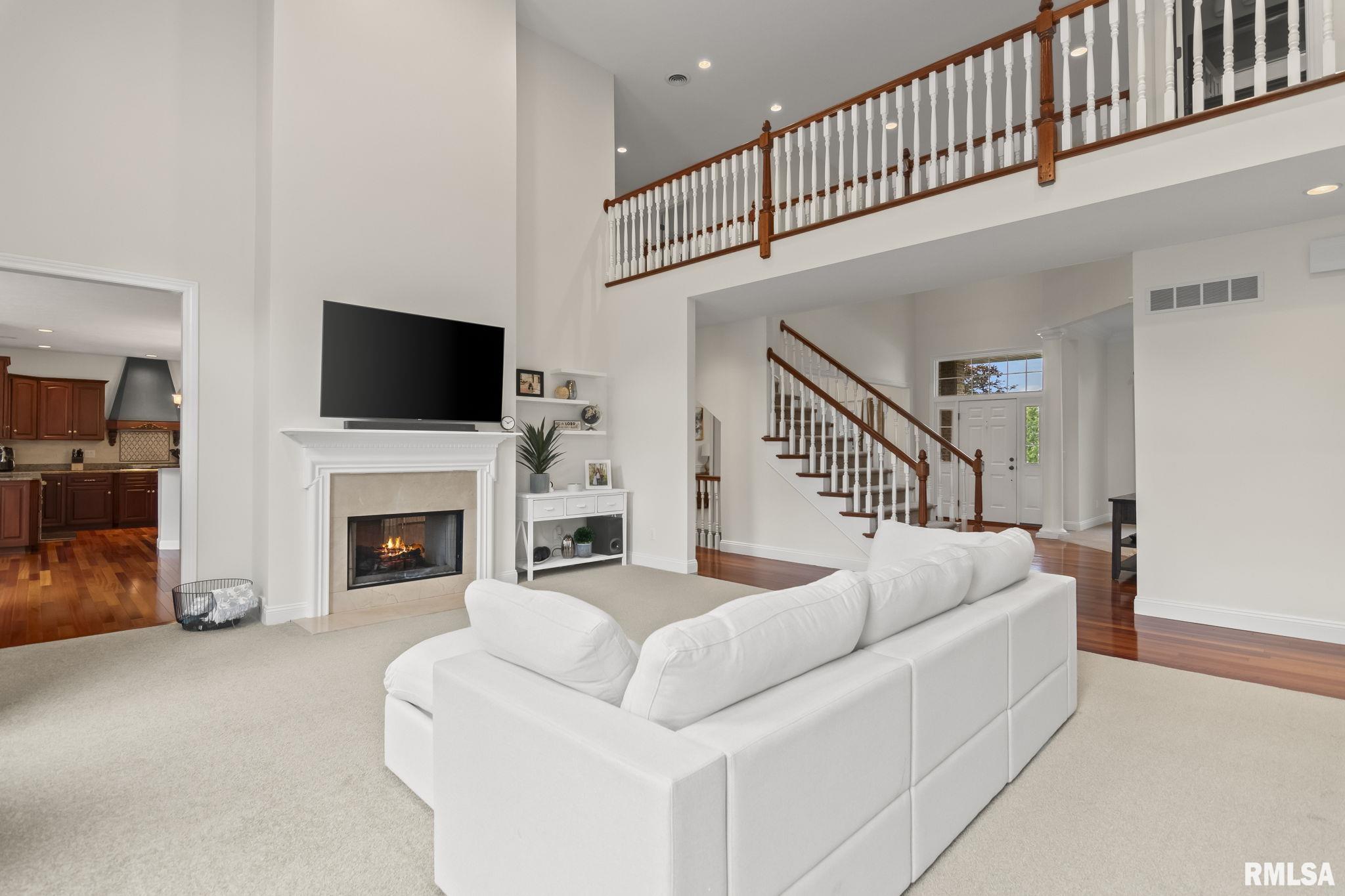 6216 Northampton Lane