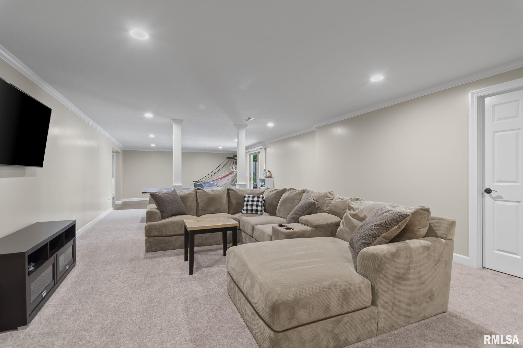 6216 Northampton Lane