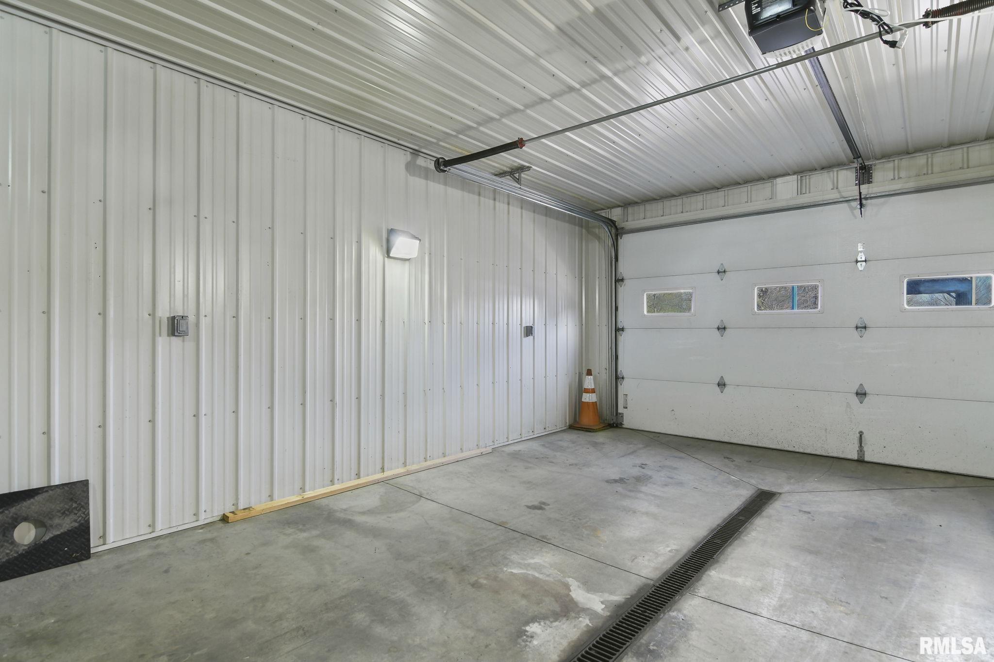 1220 N MAIN Street