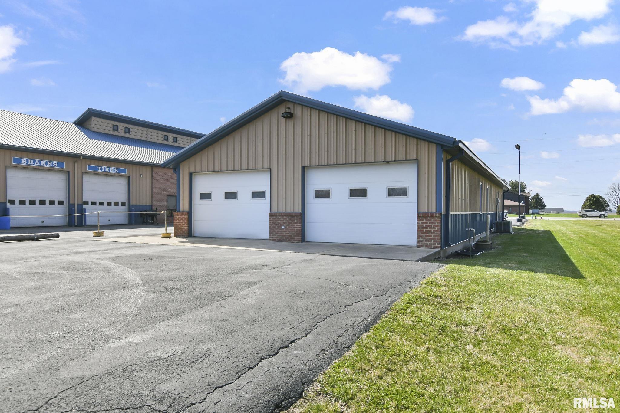 1220 N MAIN Street