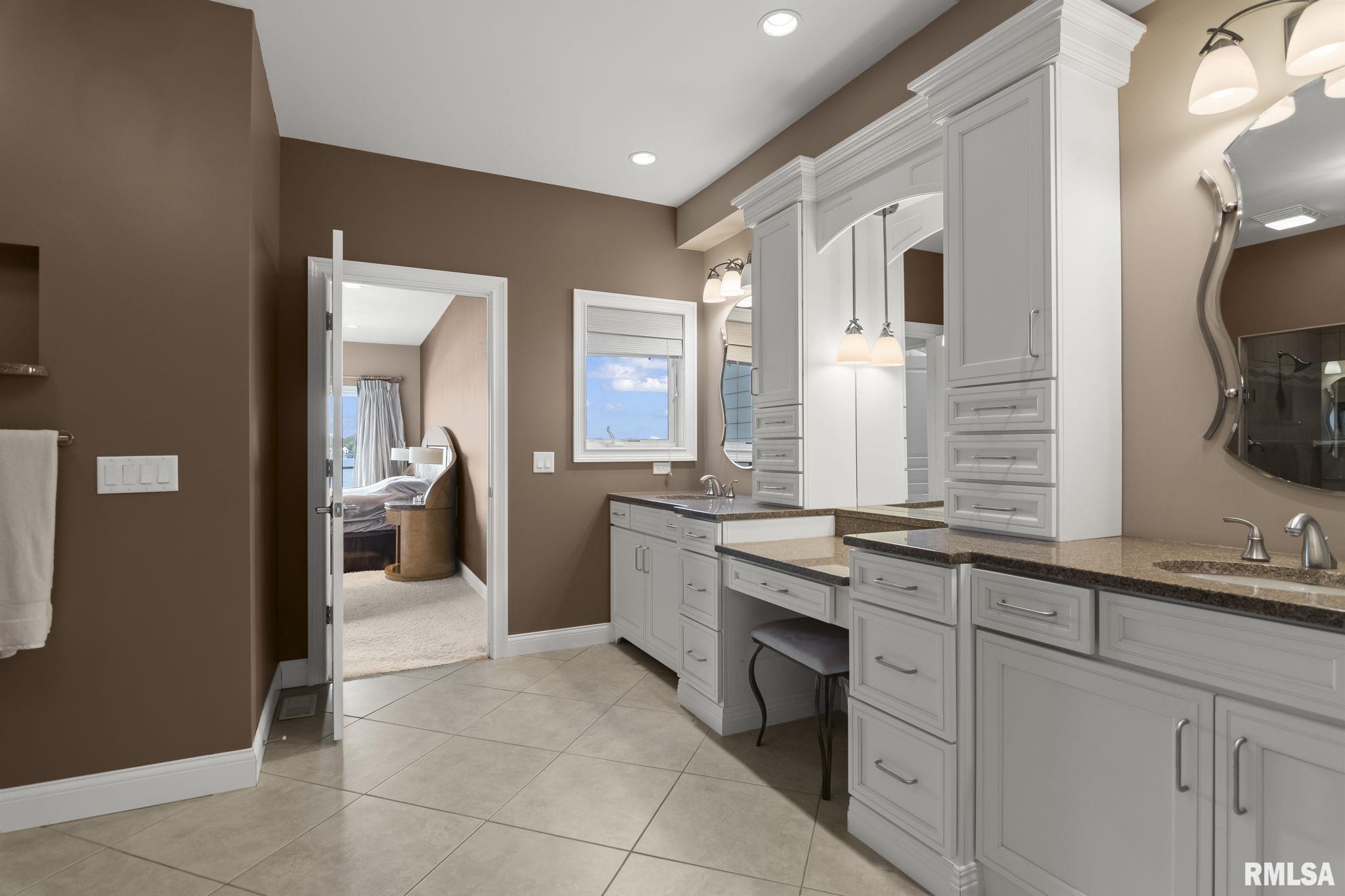 315 Harbor Point Place Unit: 315