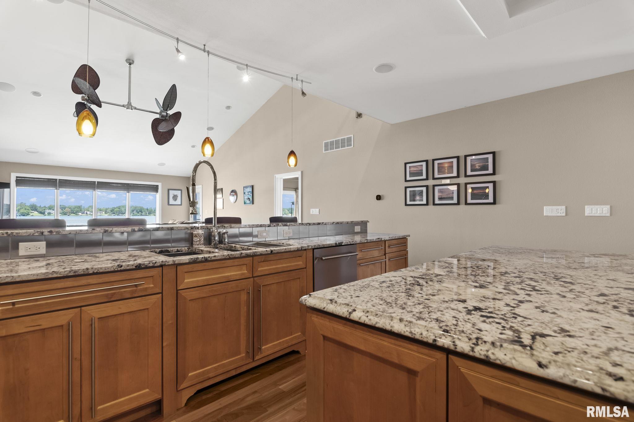 315 Harbor Point Place Unit: 315