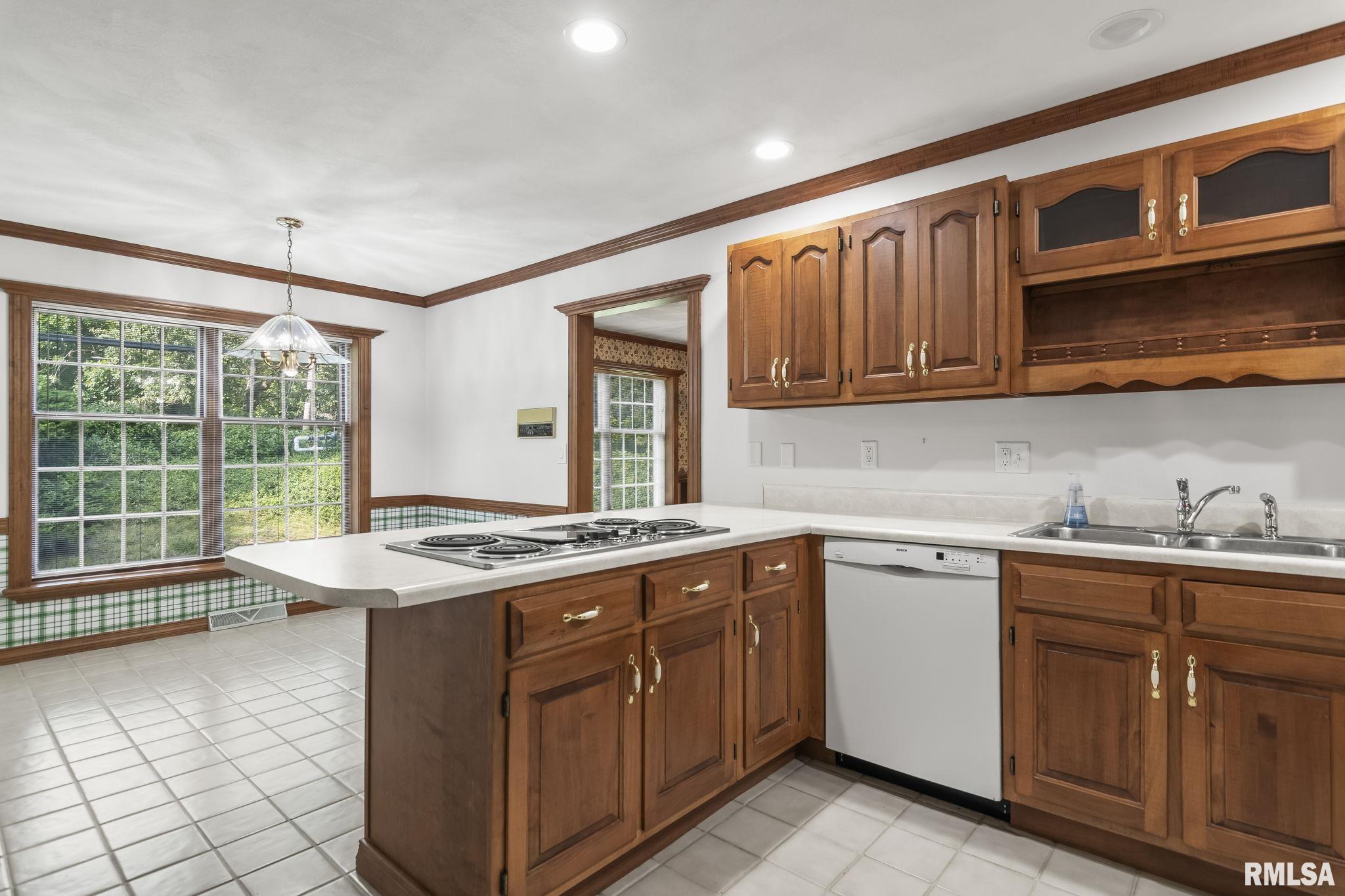 1808 CHERRY Road Unit: 8
