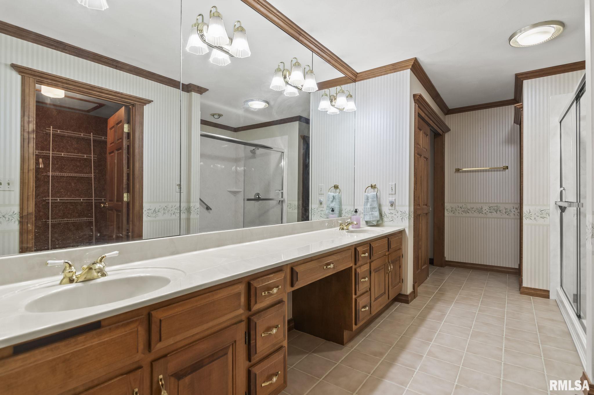1808 CHERRY Road Unit: 8
