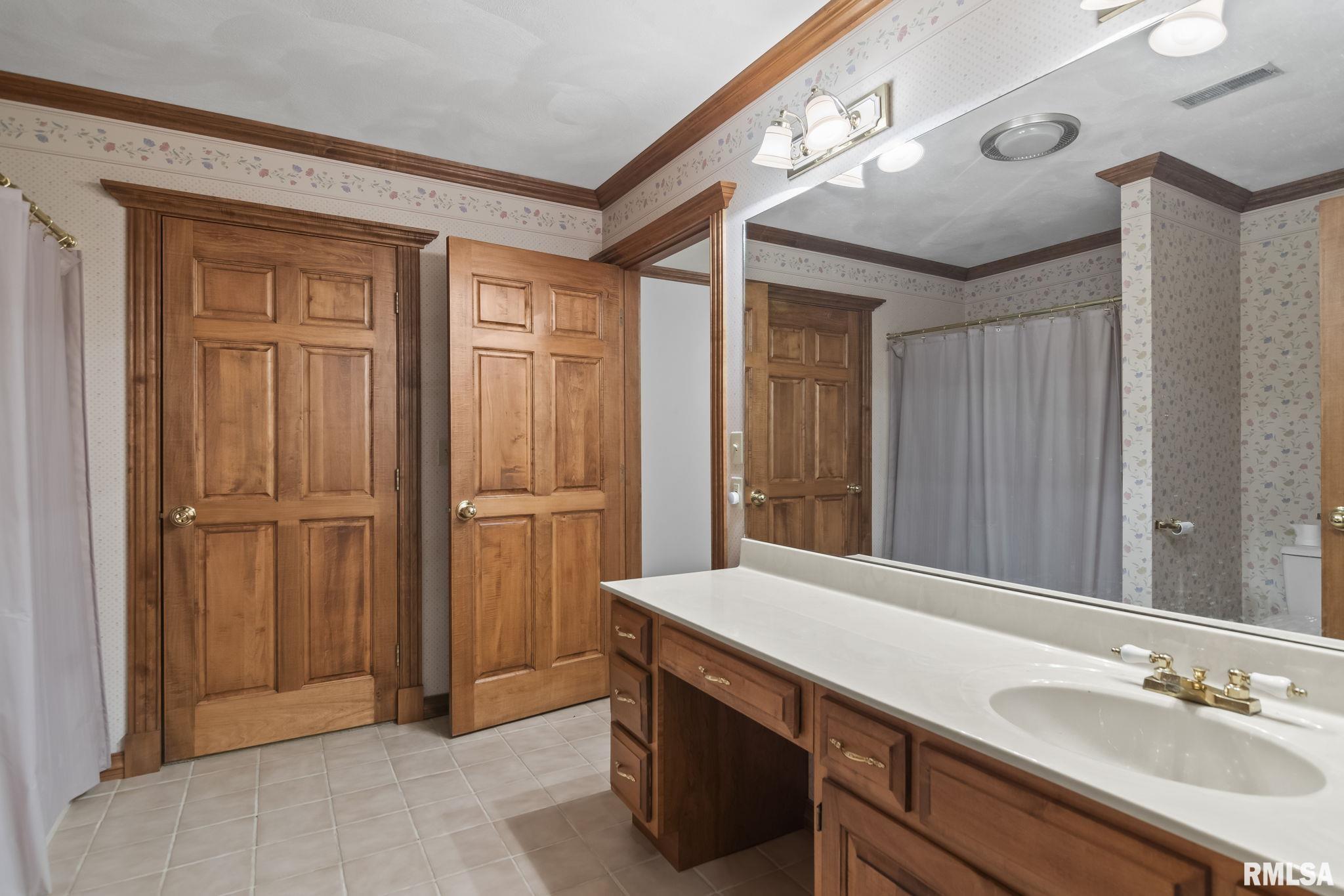 1808 CHERRY Road Unit: 8