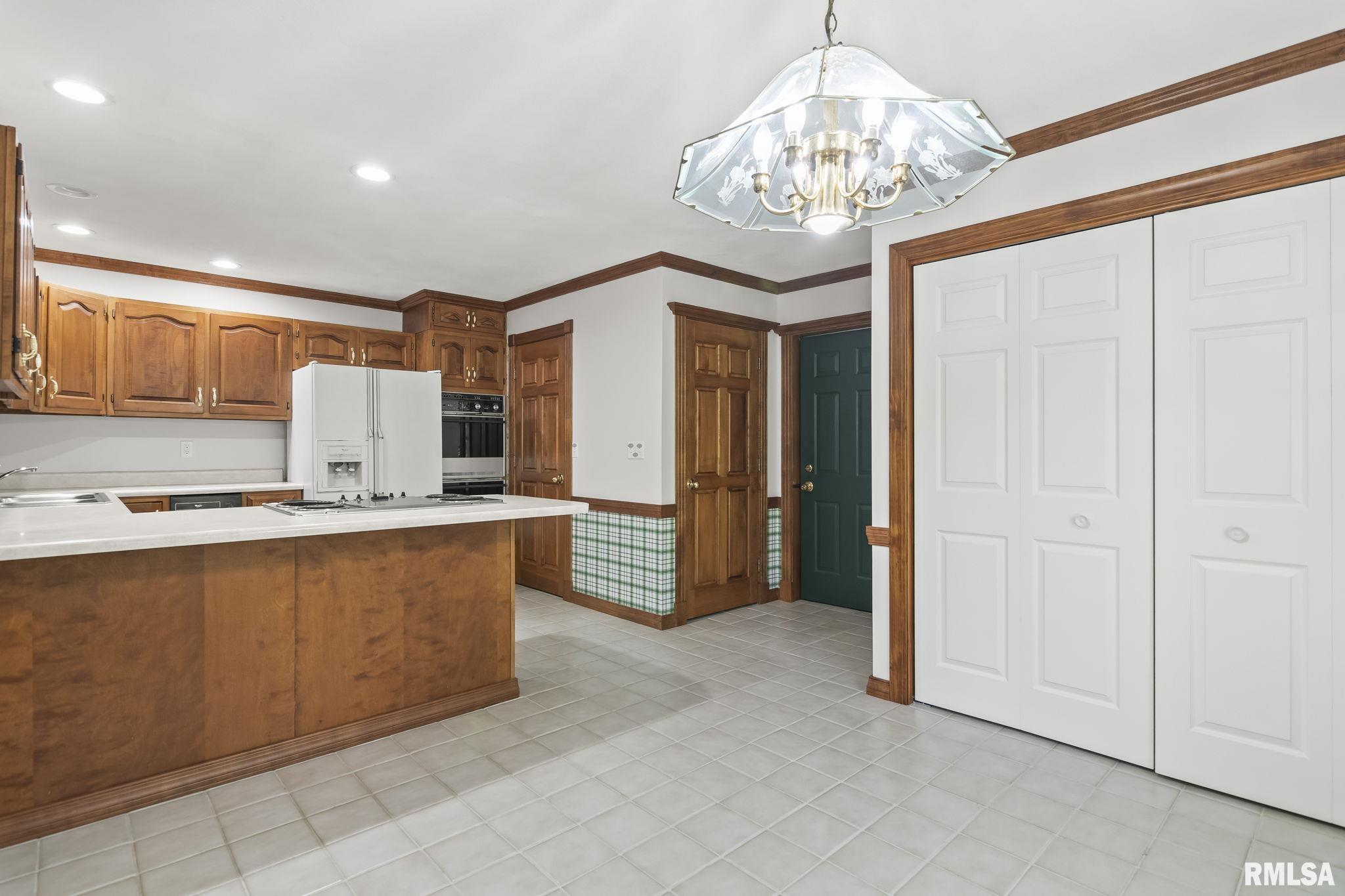 1808 CHERRY Road Unit: 8