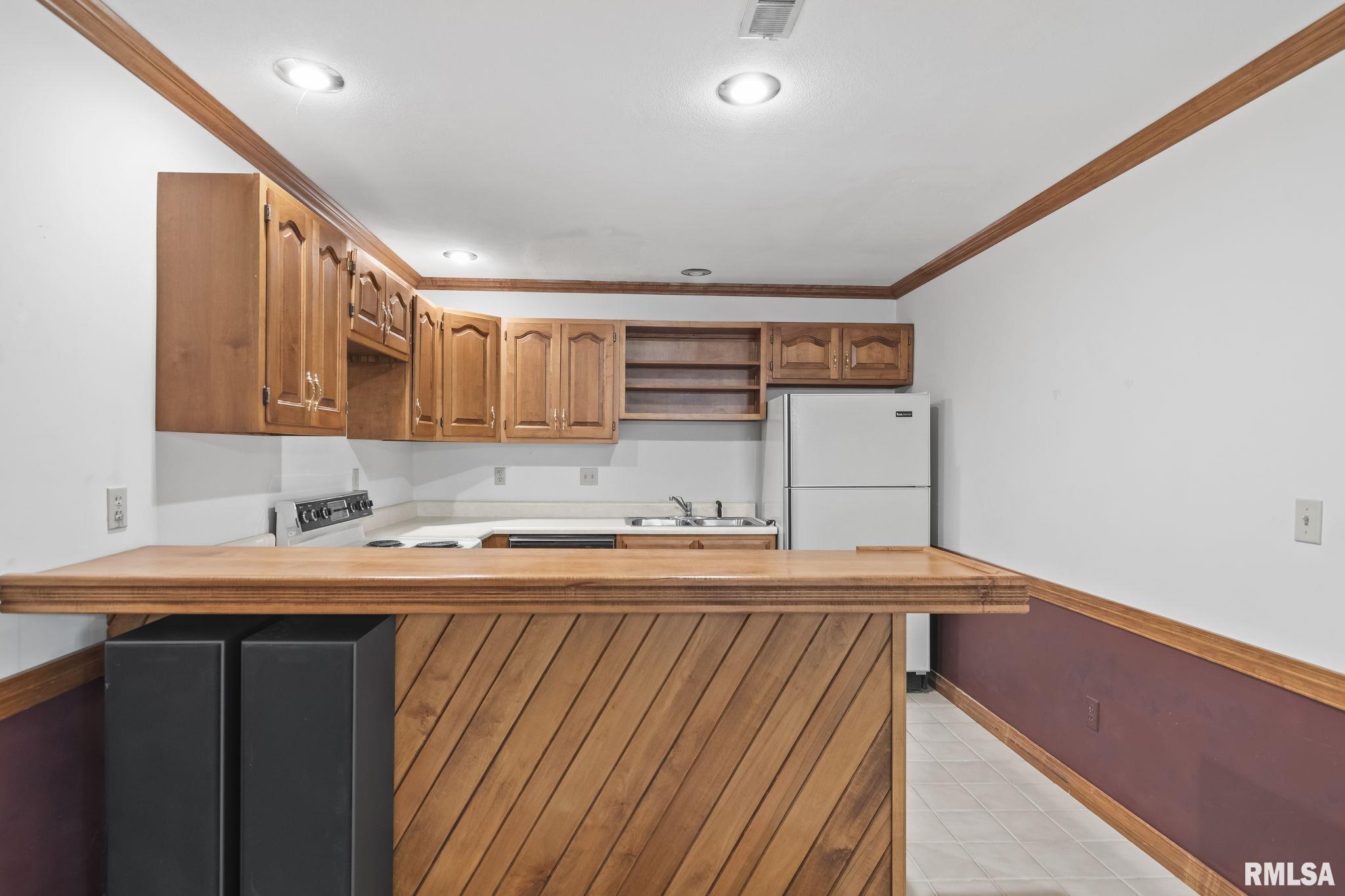 1808 CHERRY Road Unit: 8