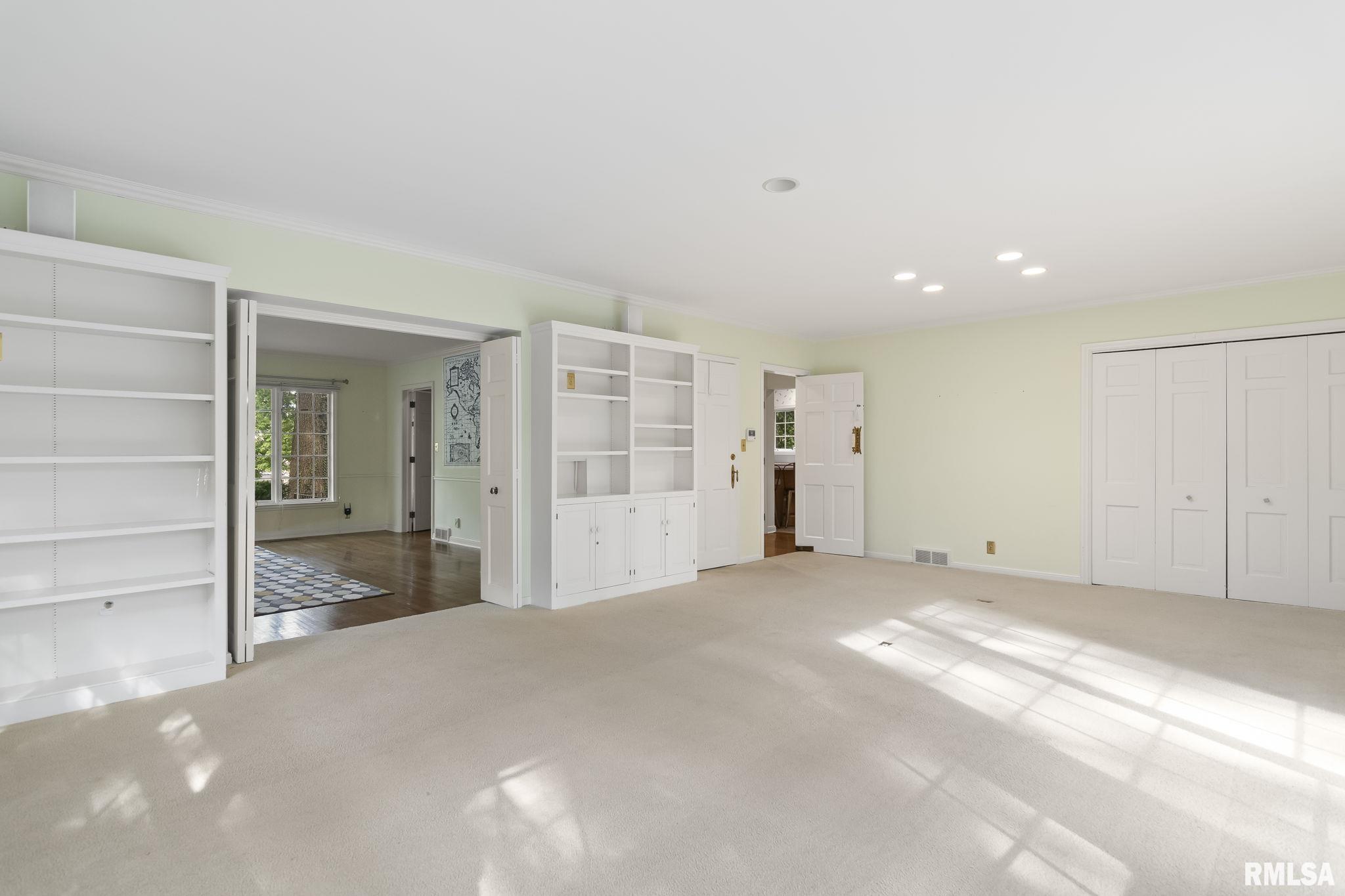 26 PINE TREE Drive
