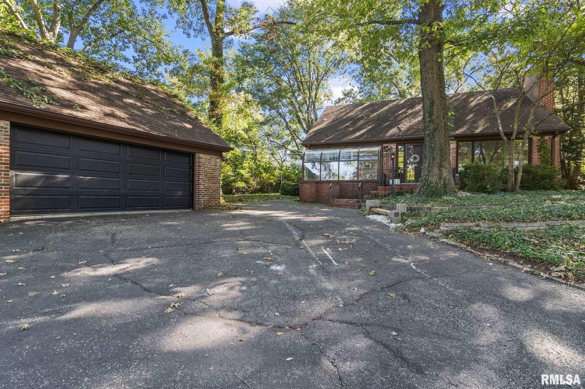 26 PINE TREE Drive
