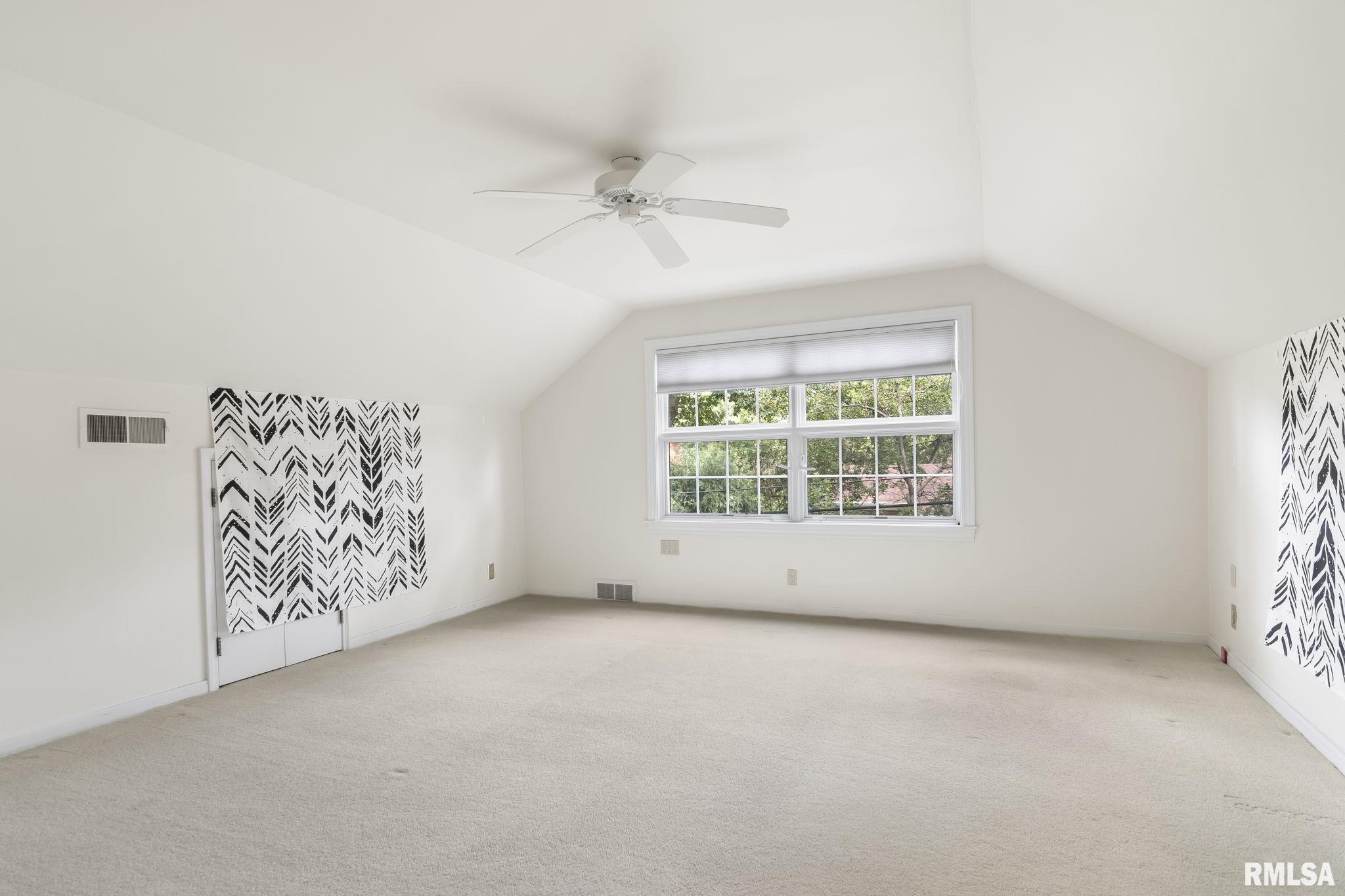 26 PINE TREE Drive