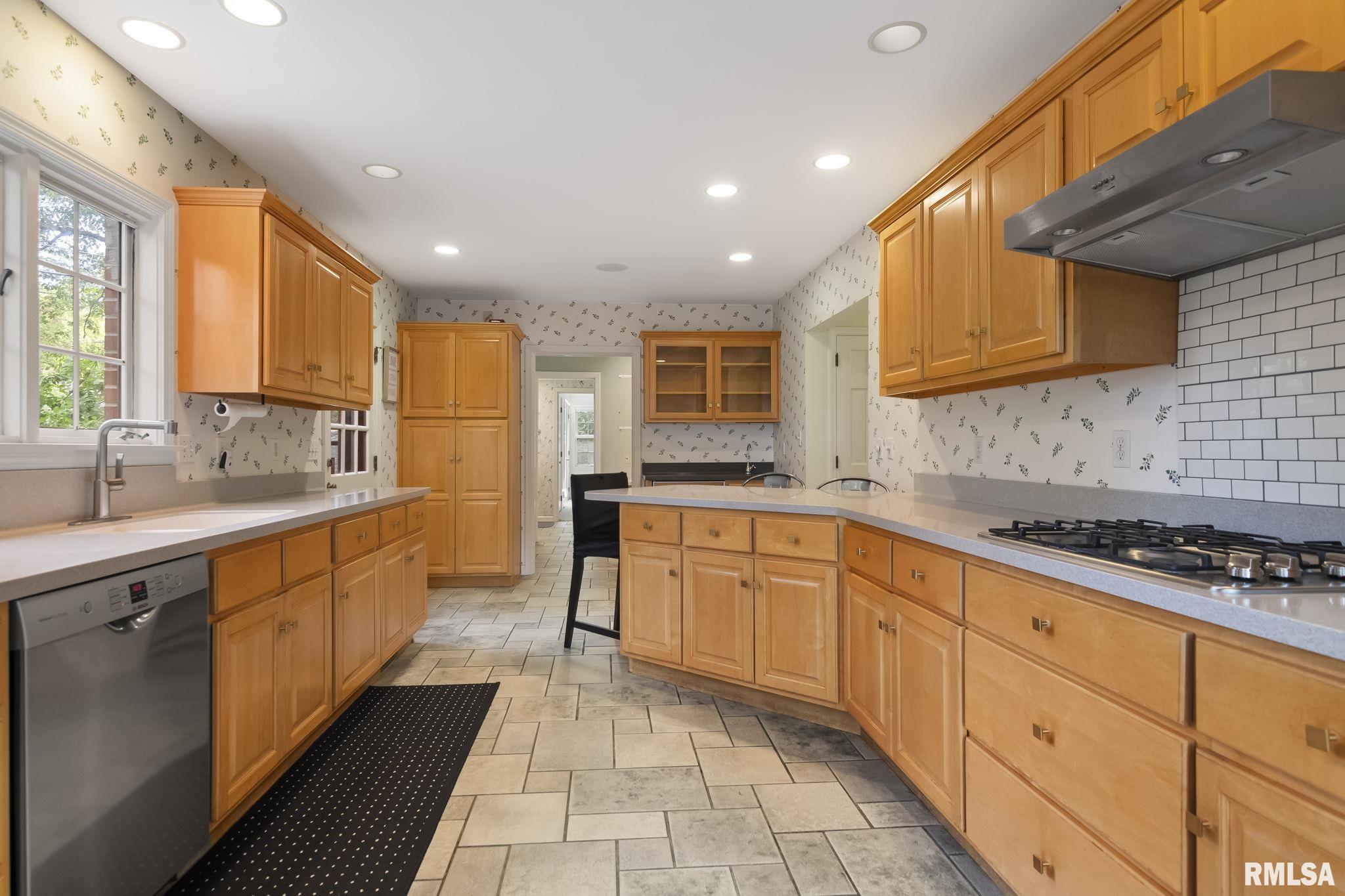 26 PINE TREE Drive