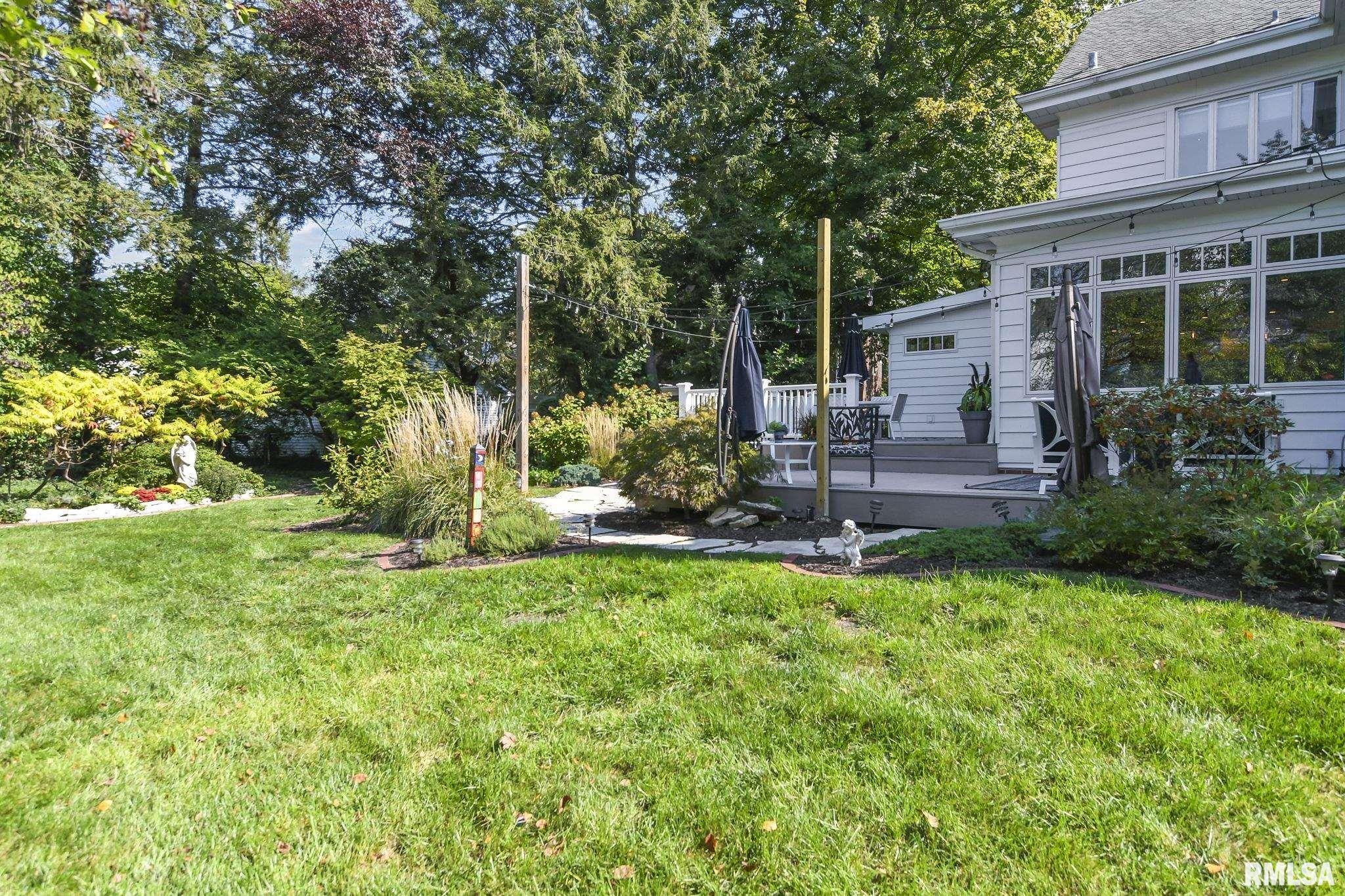 1617 W LELAND Avenue