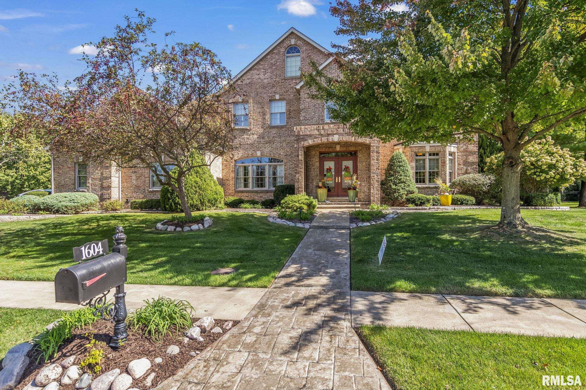 1604 HUBBARD Lane