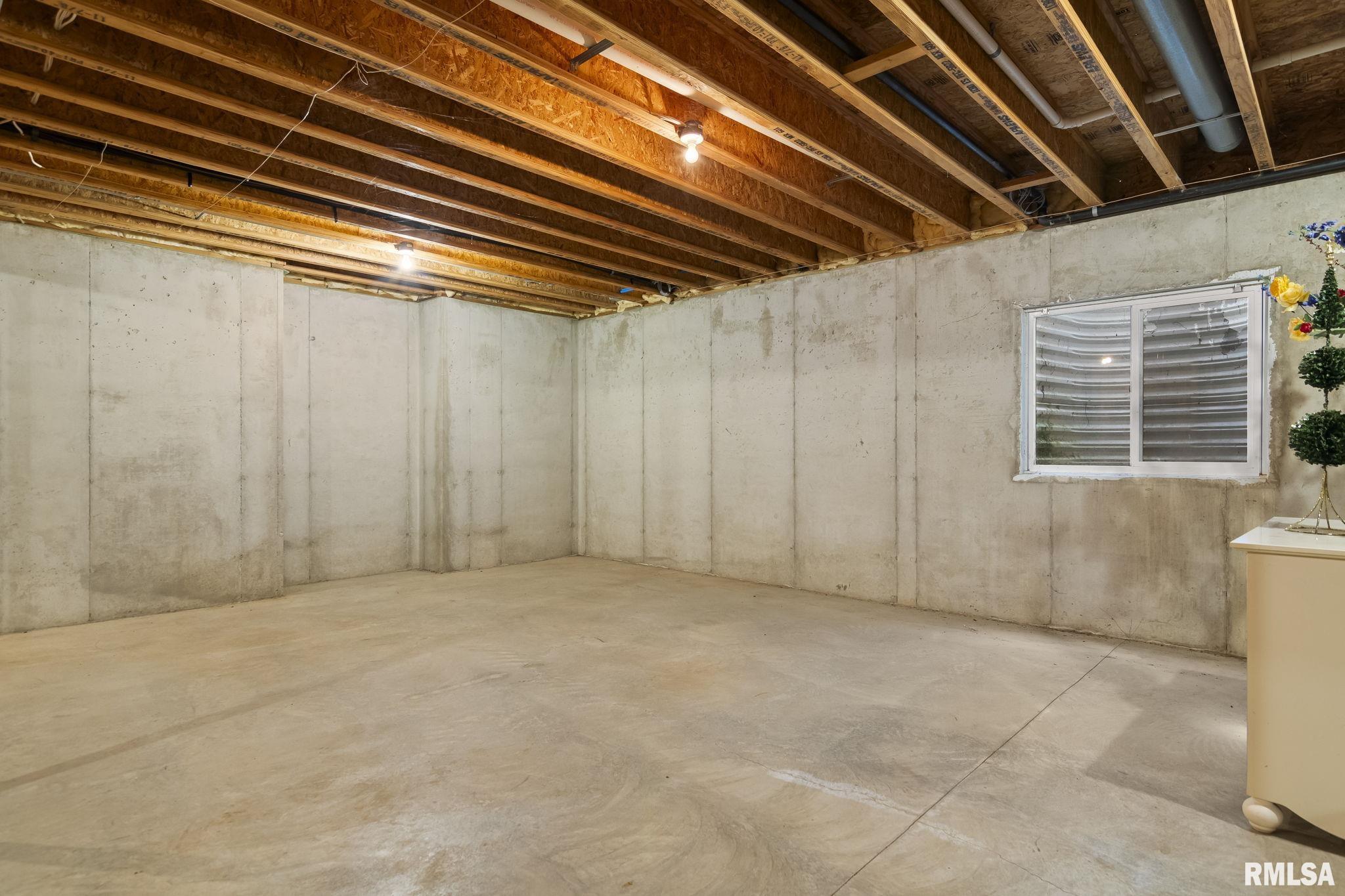 1604 HUBBARD Lane